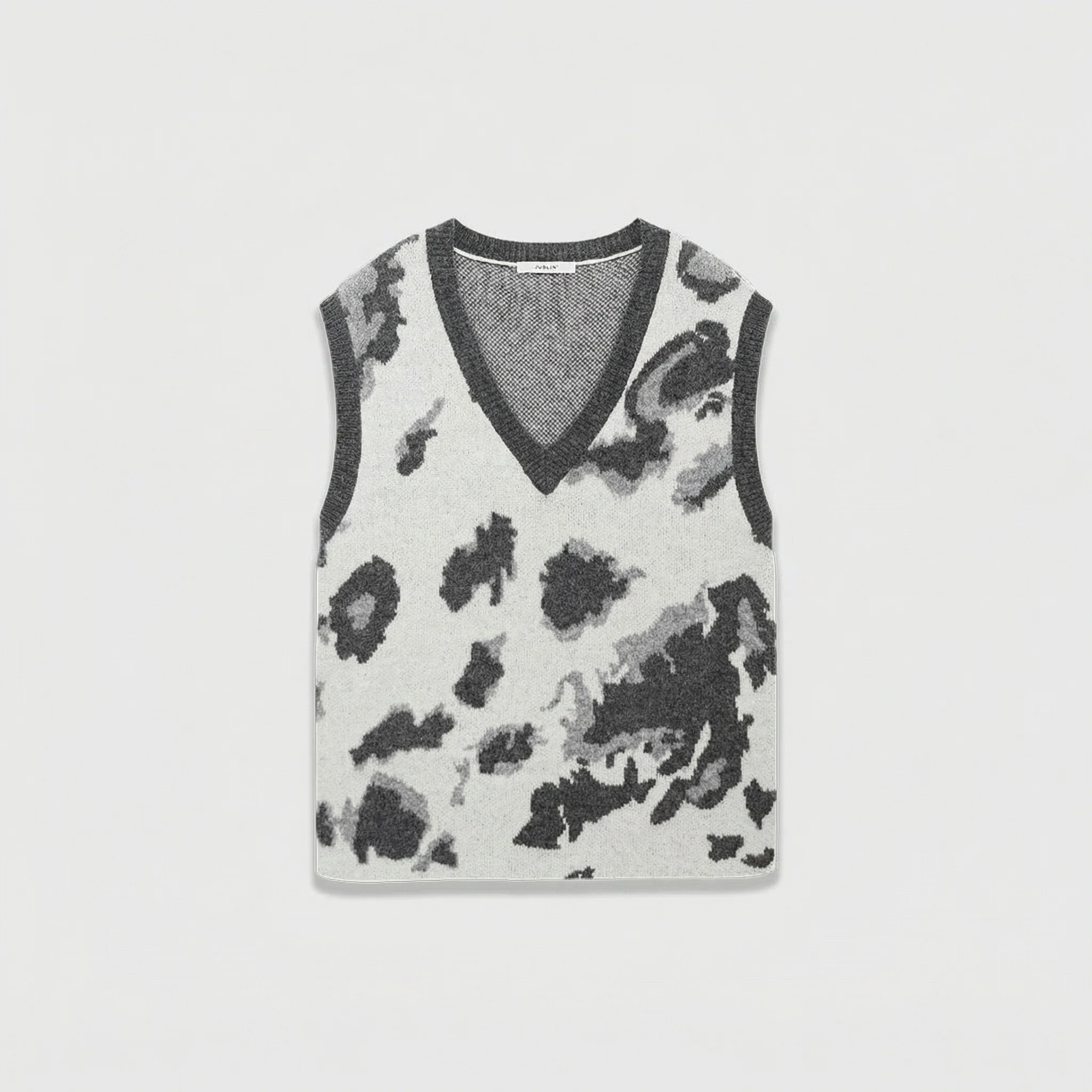 Abstract Jacquard V-neck Vest & Scarf Set - Image 9