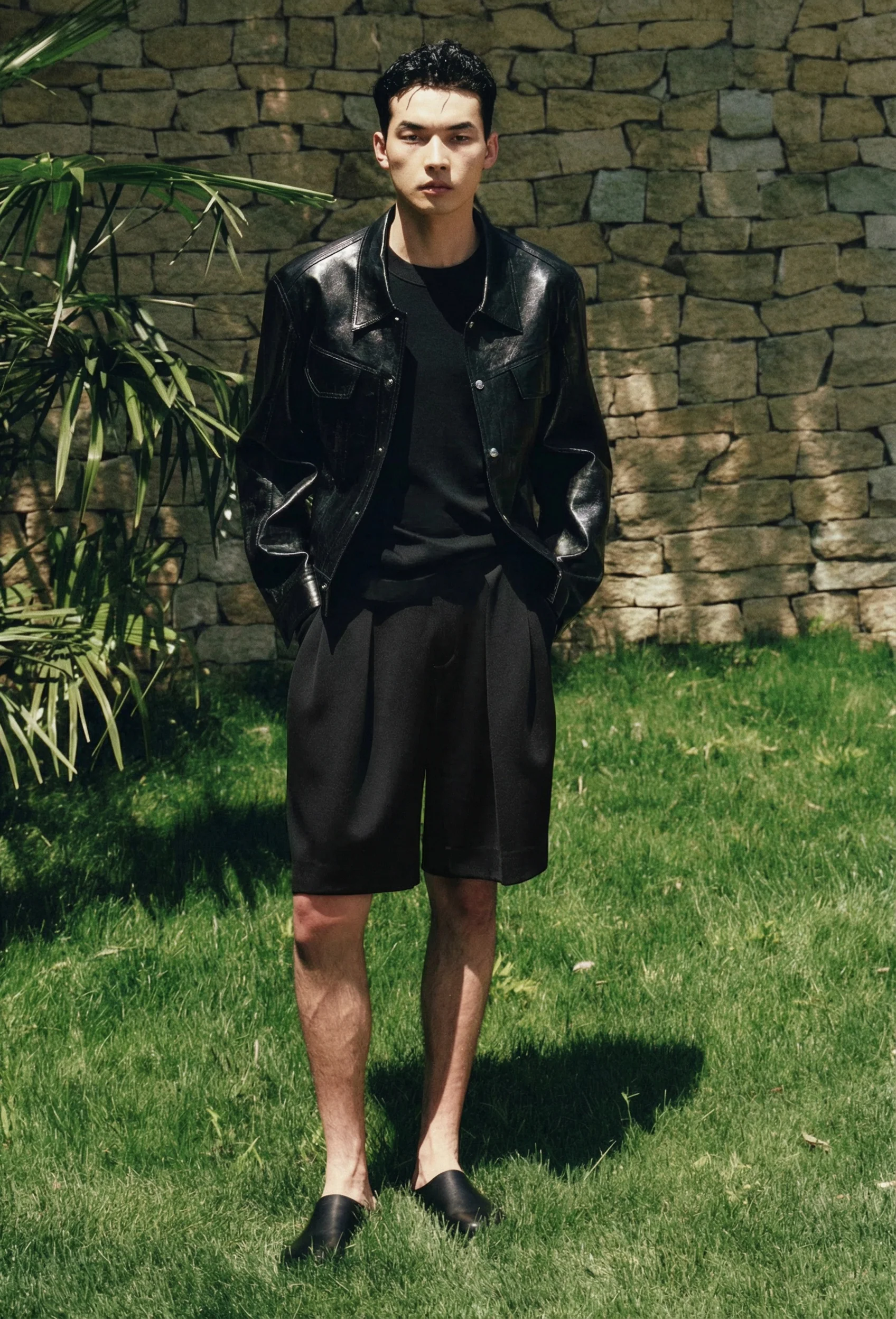 Acetate-Tencel Air-Layer Pleated Shorts - Image 2