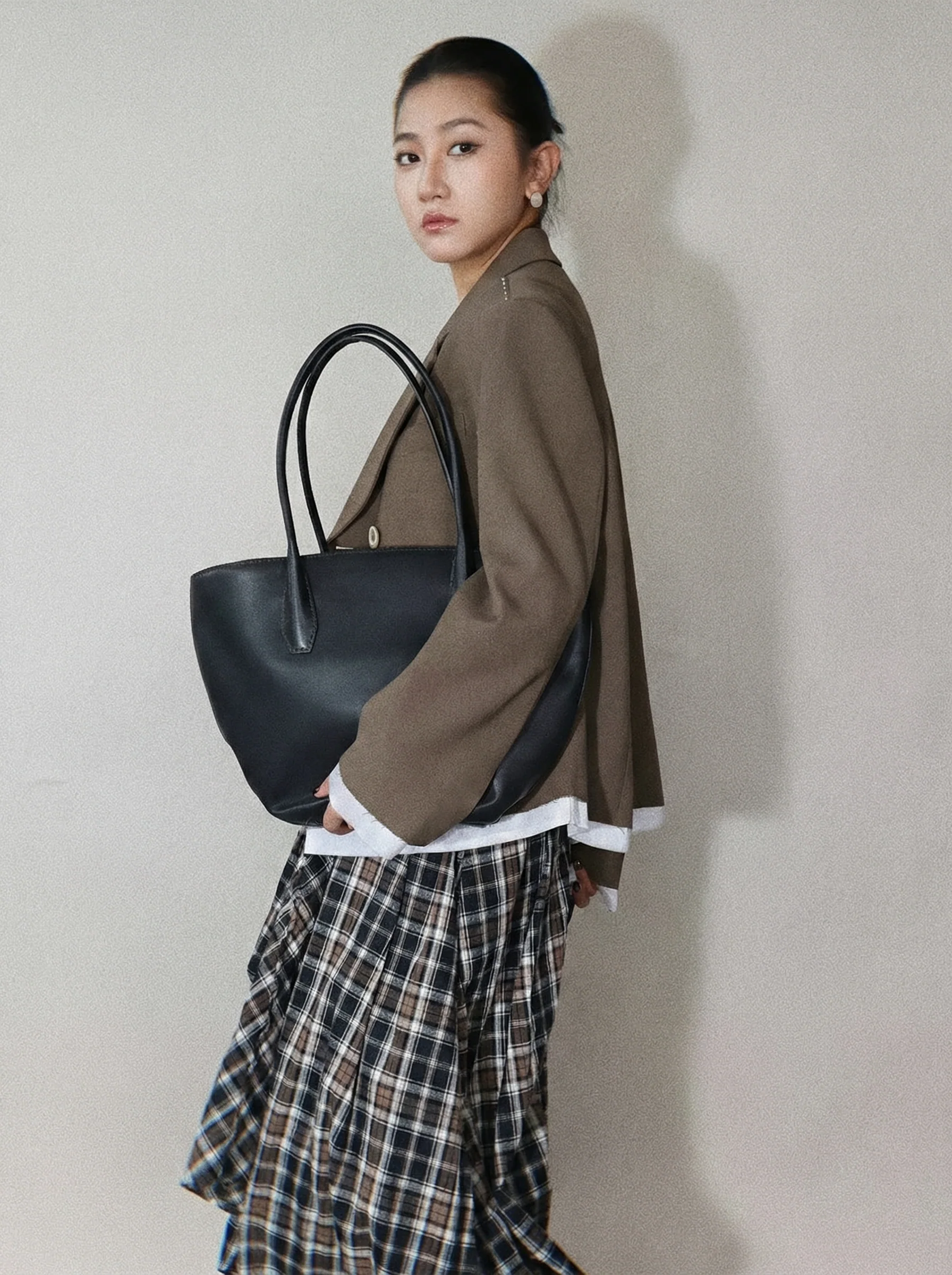 Alger Italian Saddle Leather Tote - Image 5