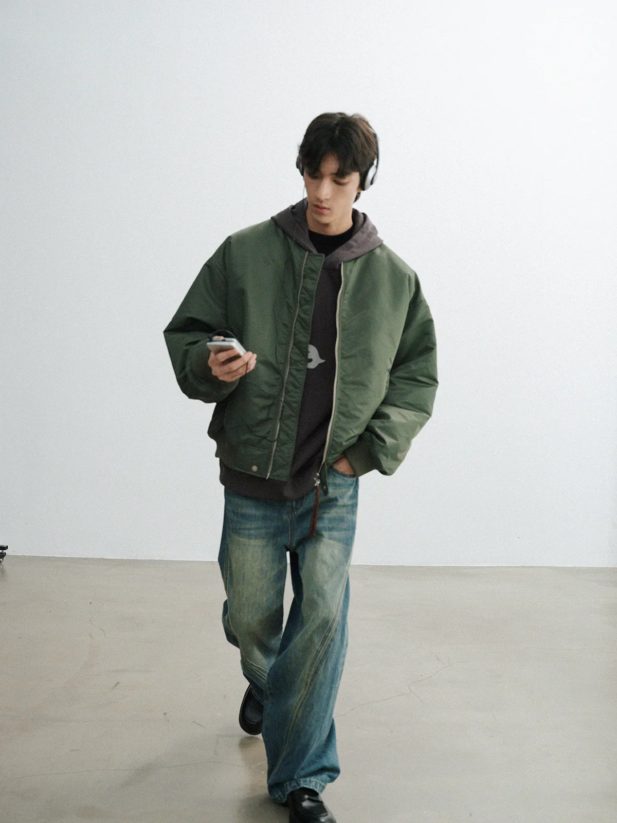 Arc-Split Loose Jeans - Image 2