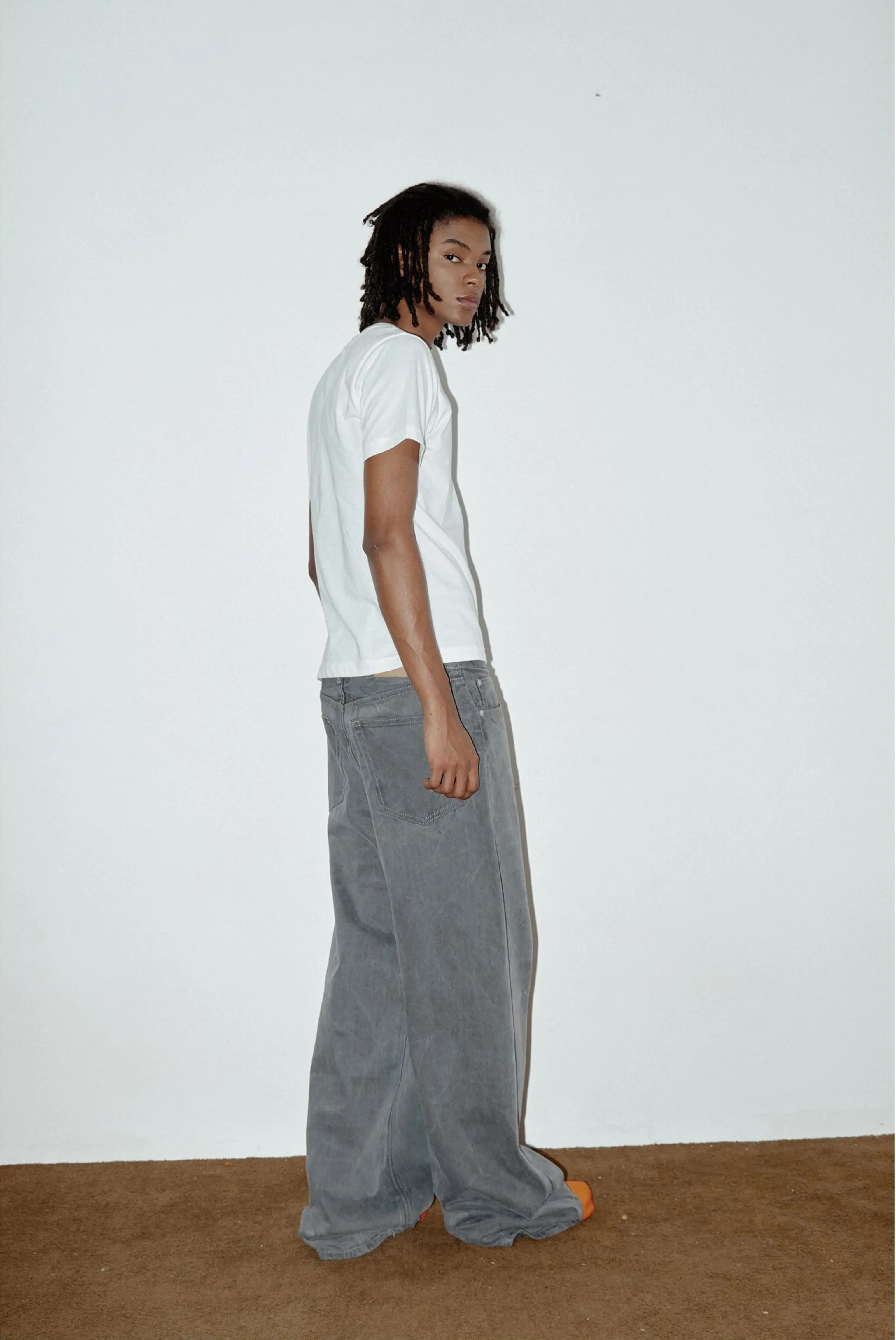 Ash Grey Washed Loose Straight Jeans - Image 6