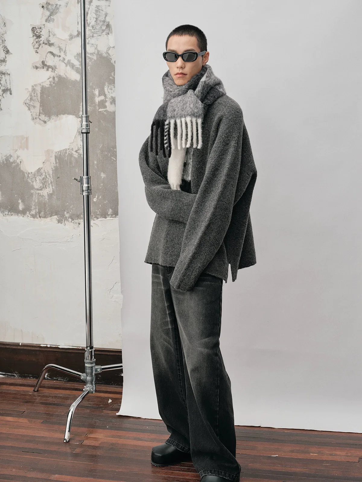 Bouclé Yarn Textured Sweater - Image 4