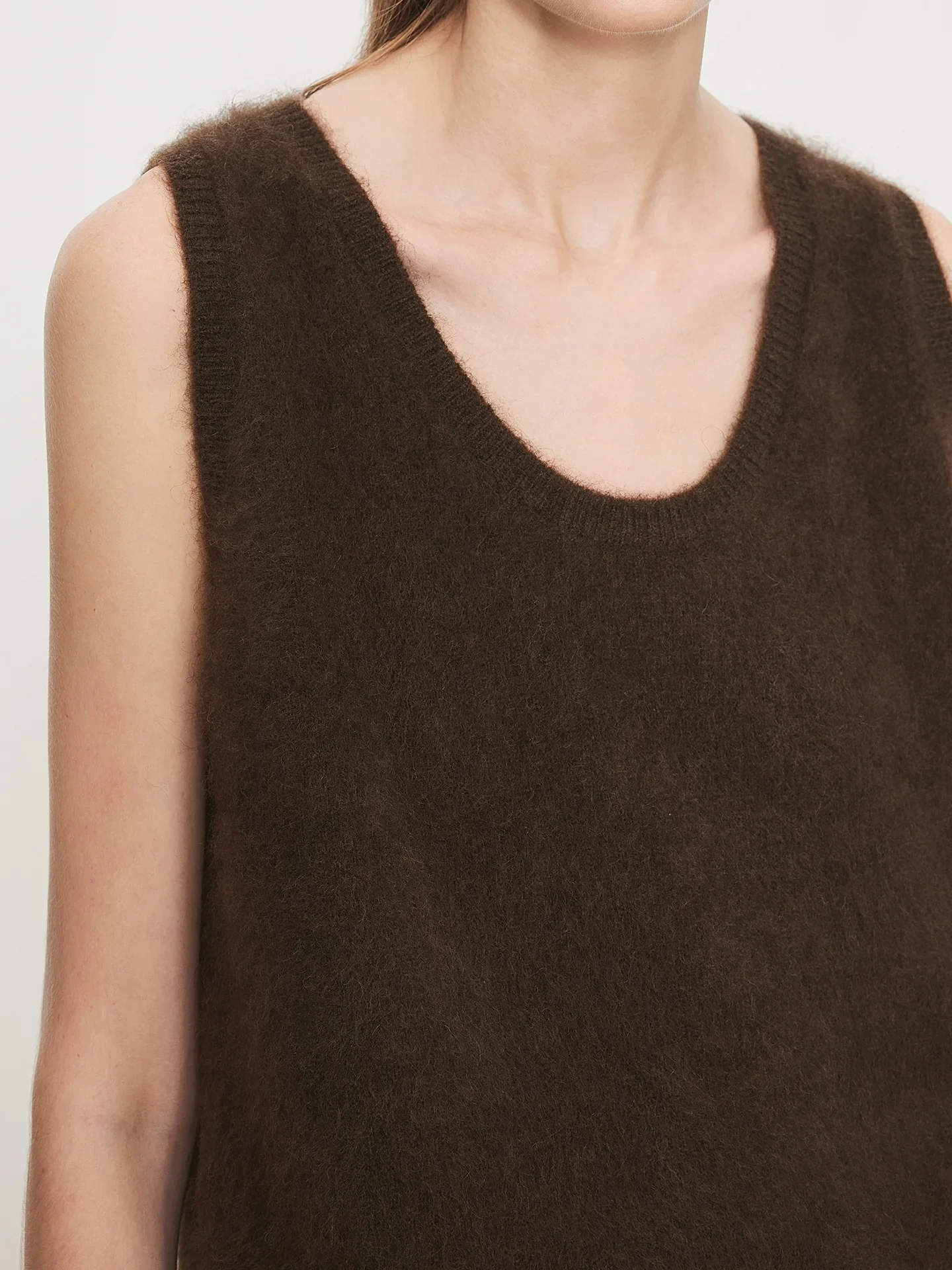 BrushedYakU-neckLonglineVest - Image 5