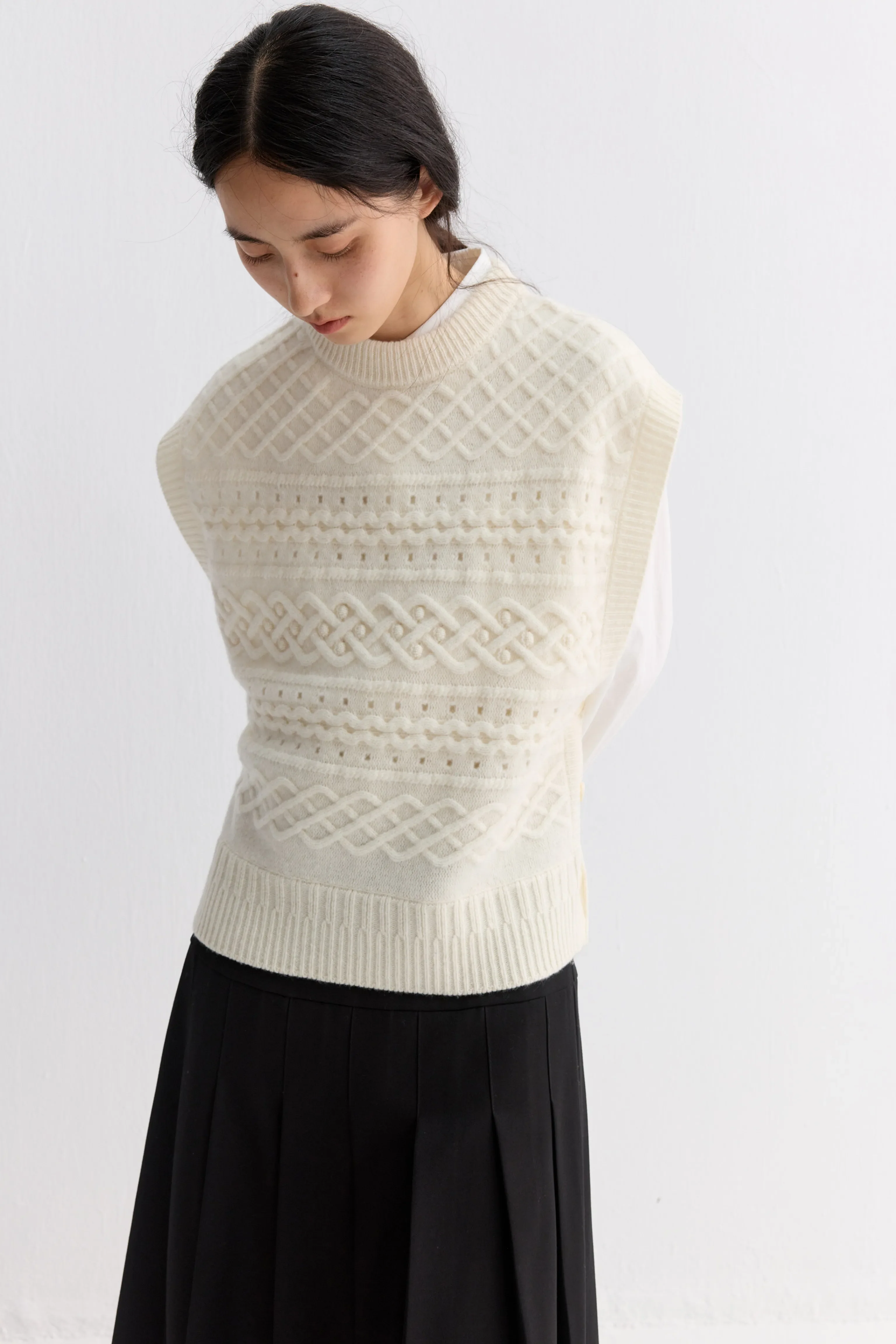 Cable Knit Sweater Vest - Image 5