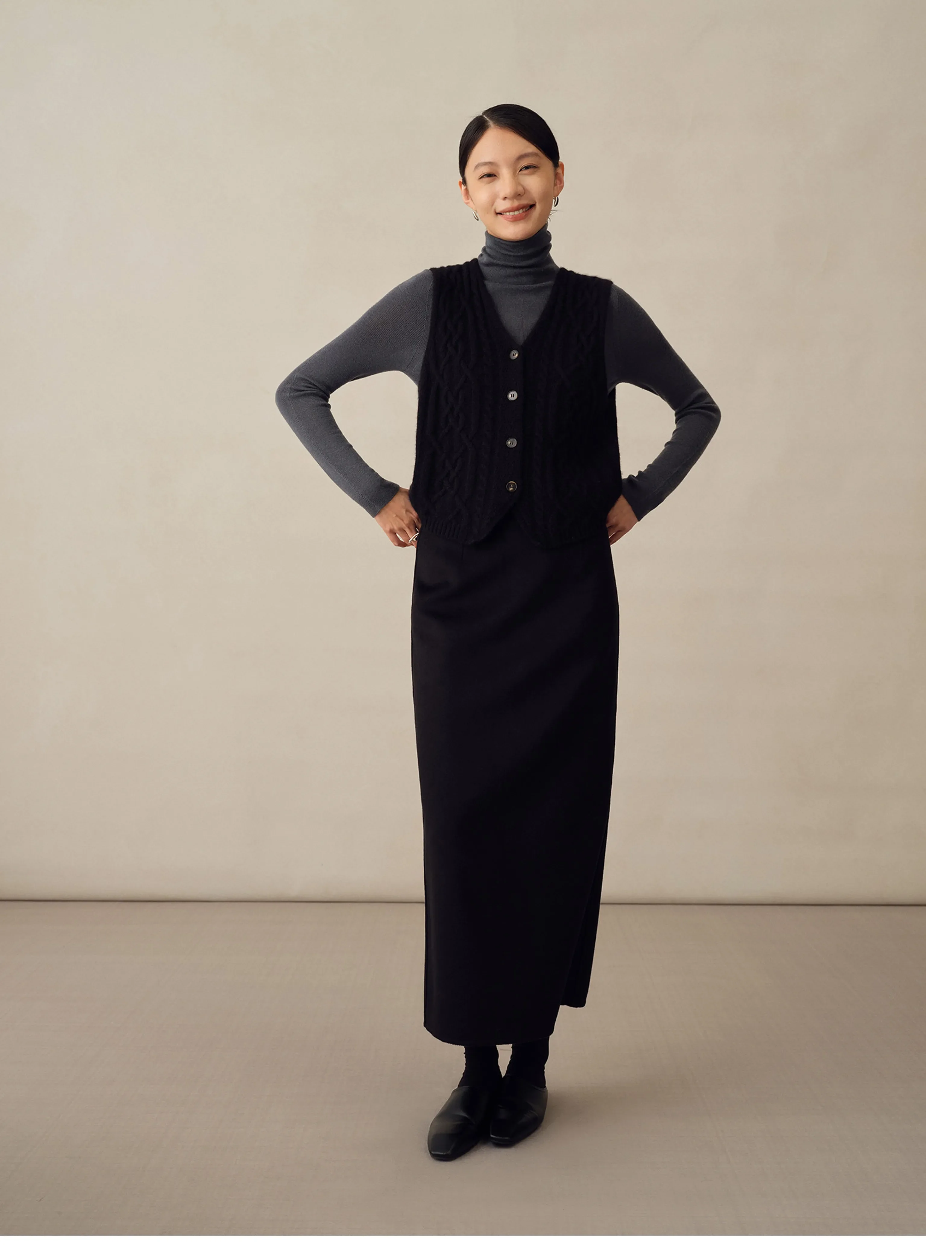 Cable V-Neck Cashmere Vest - Image 5