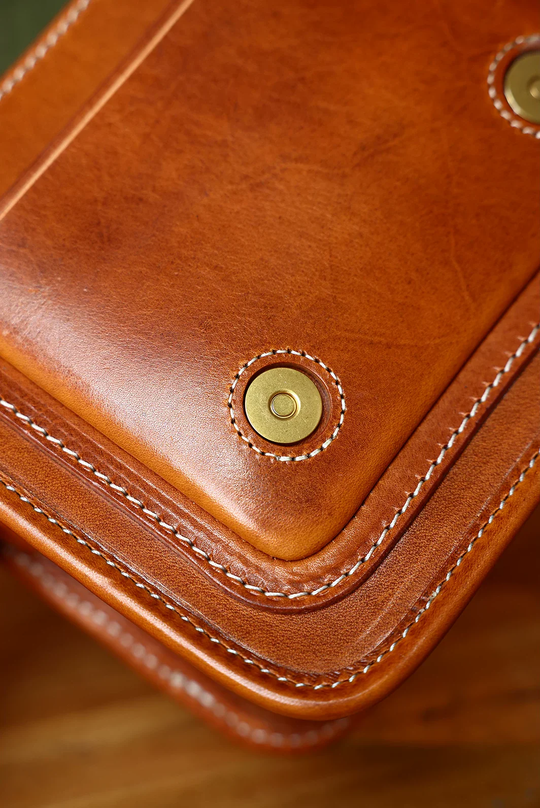 Cambridge Leather Satchel - Image 11