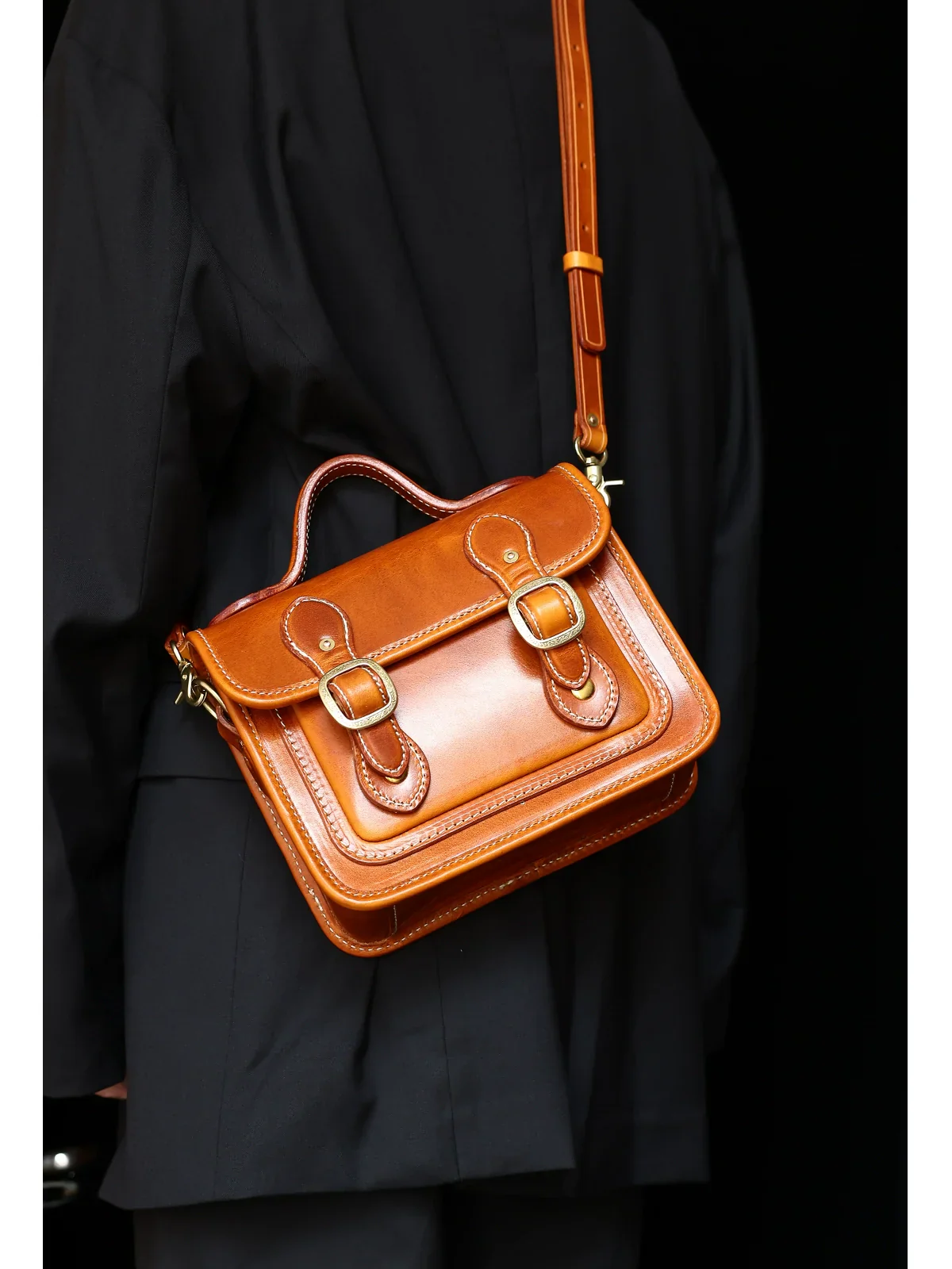 Cambridge Leather Satchel - Image 3