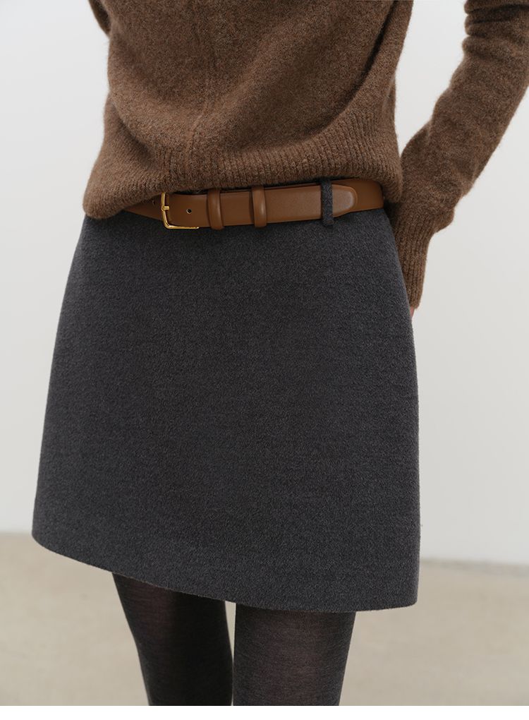 Classic Short Skirt - Image 7