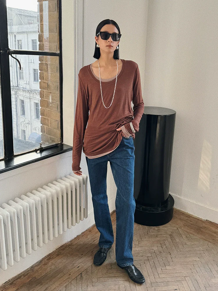 Classic Straight-Leg Denim Jeans - Image 3