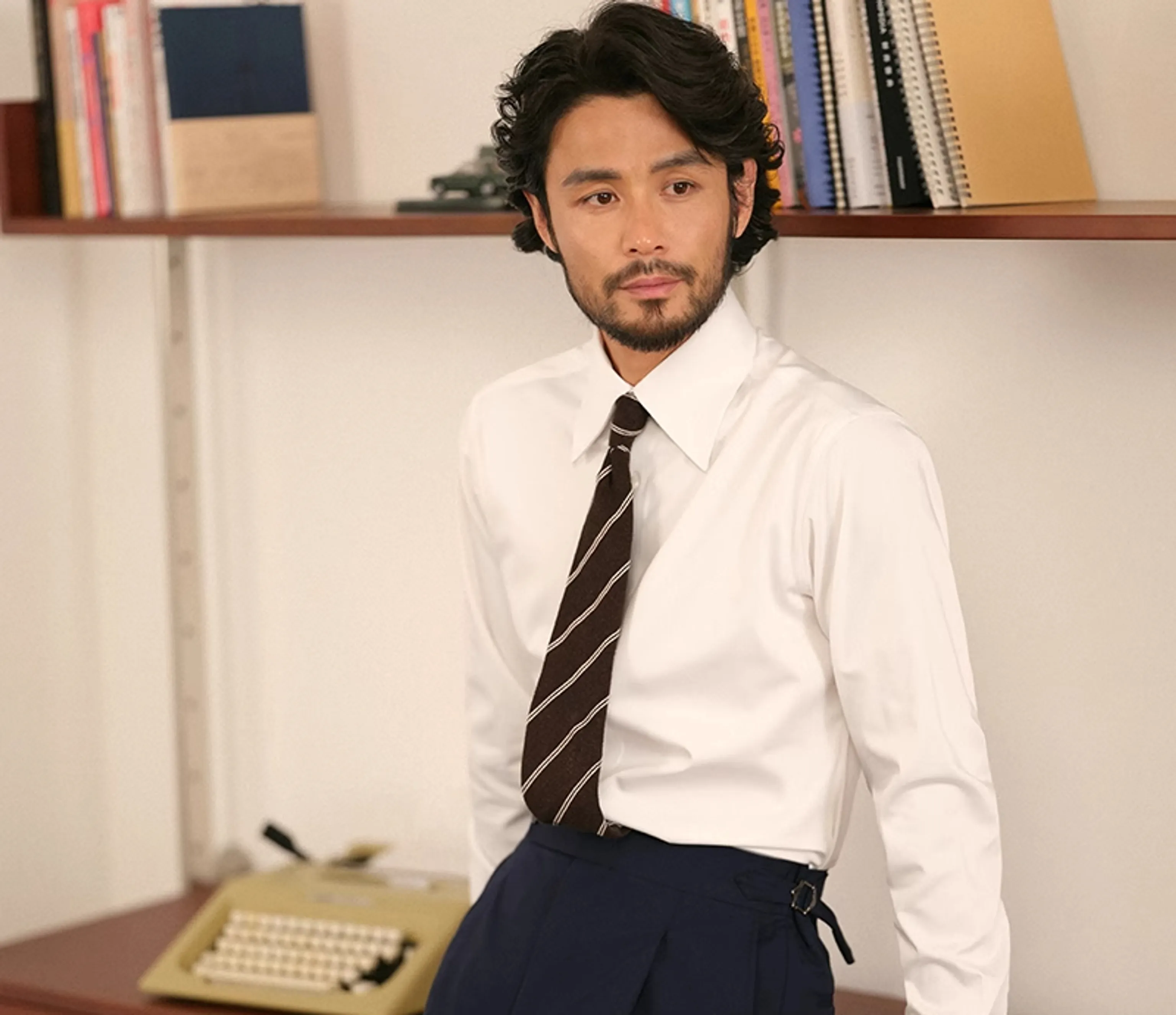 Classic White Dress Shirt - Image 7
