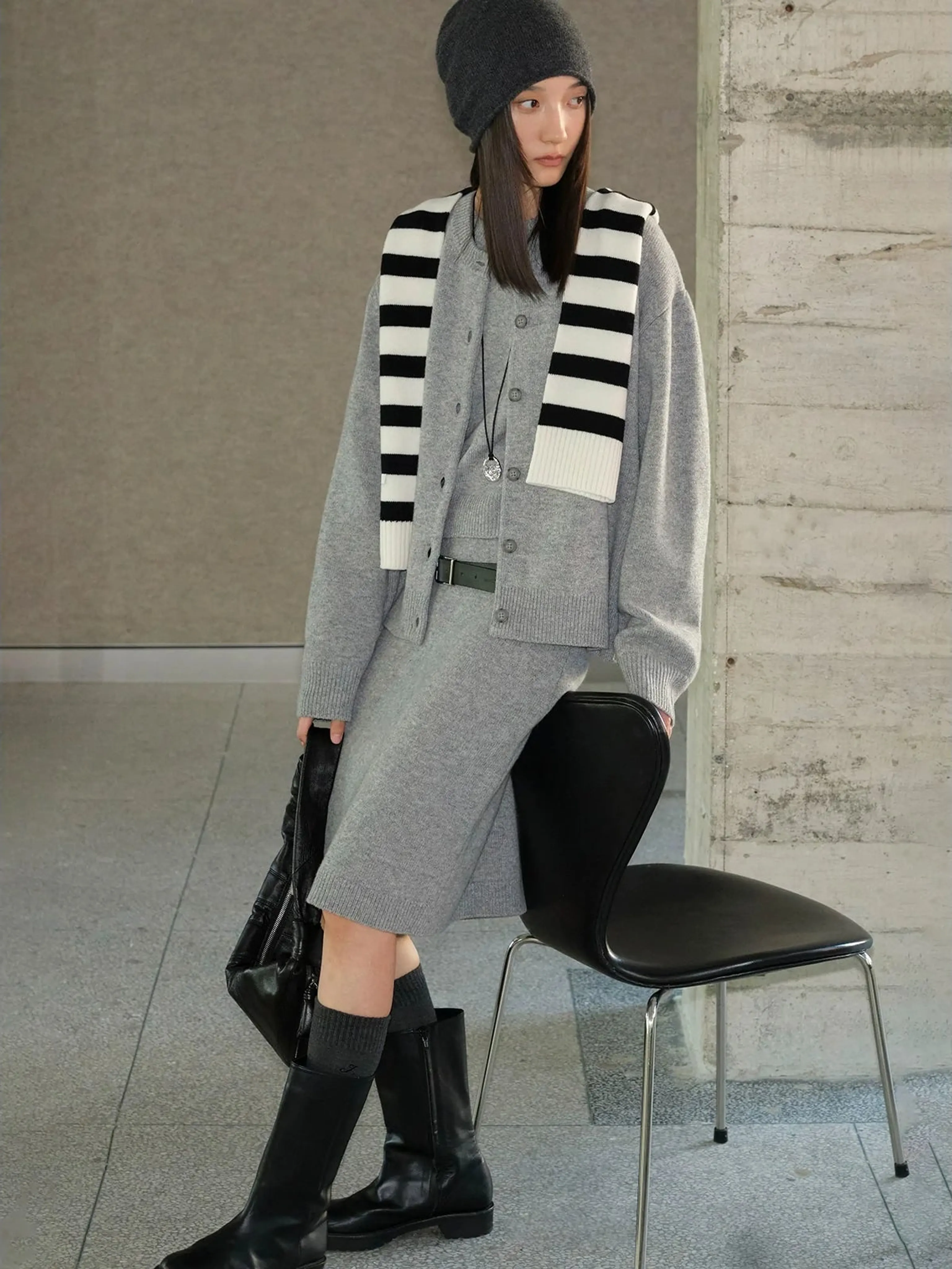 Cloud-feel Cashmere Knit Scarf - Image 6