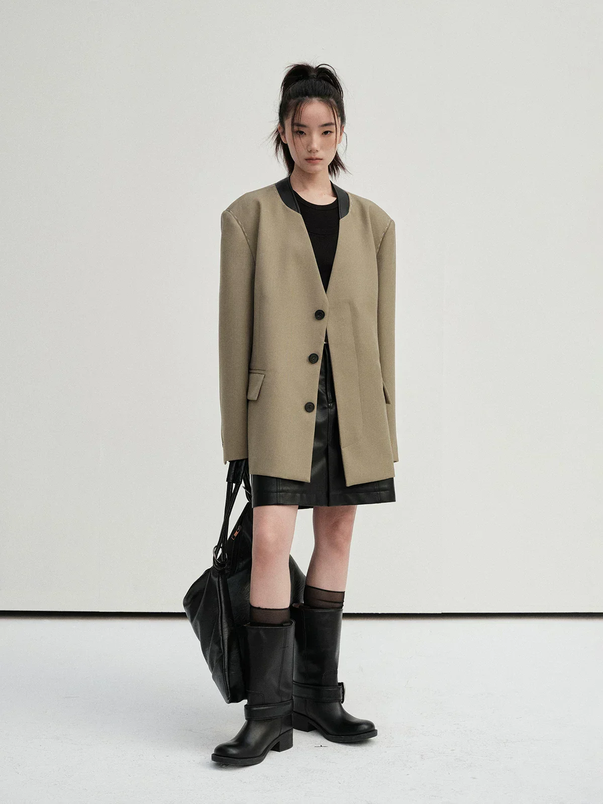 Collarless Merino Wool Blazer - Image 2