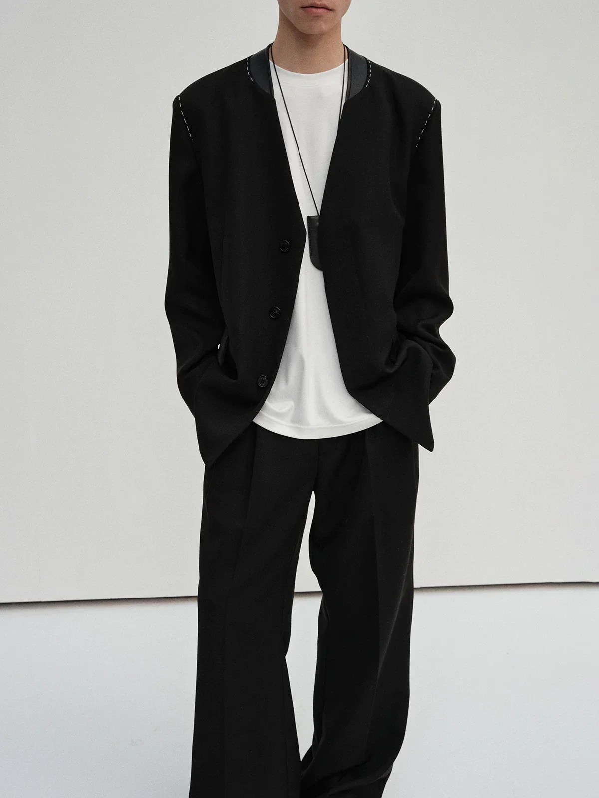Collarless Merino Wool Blazer - Image 4