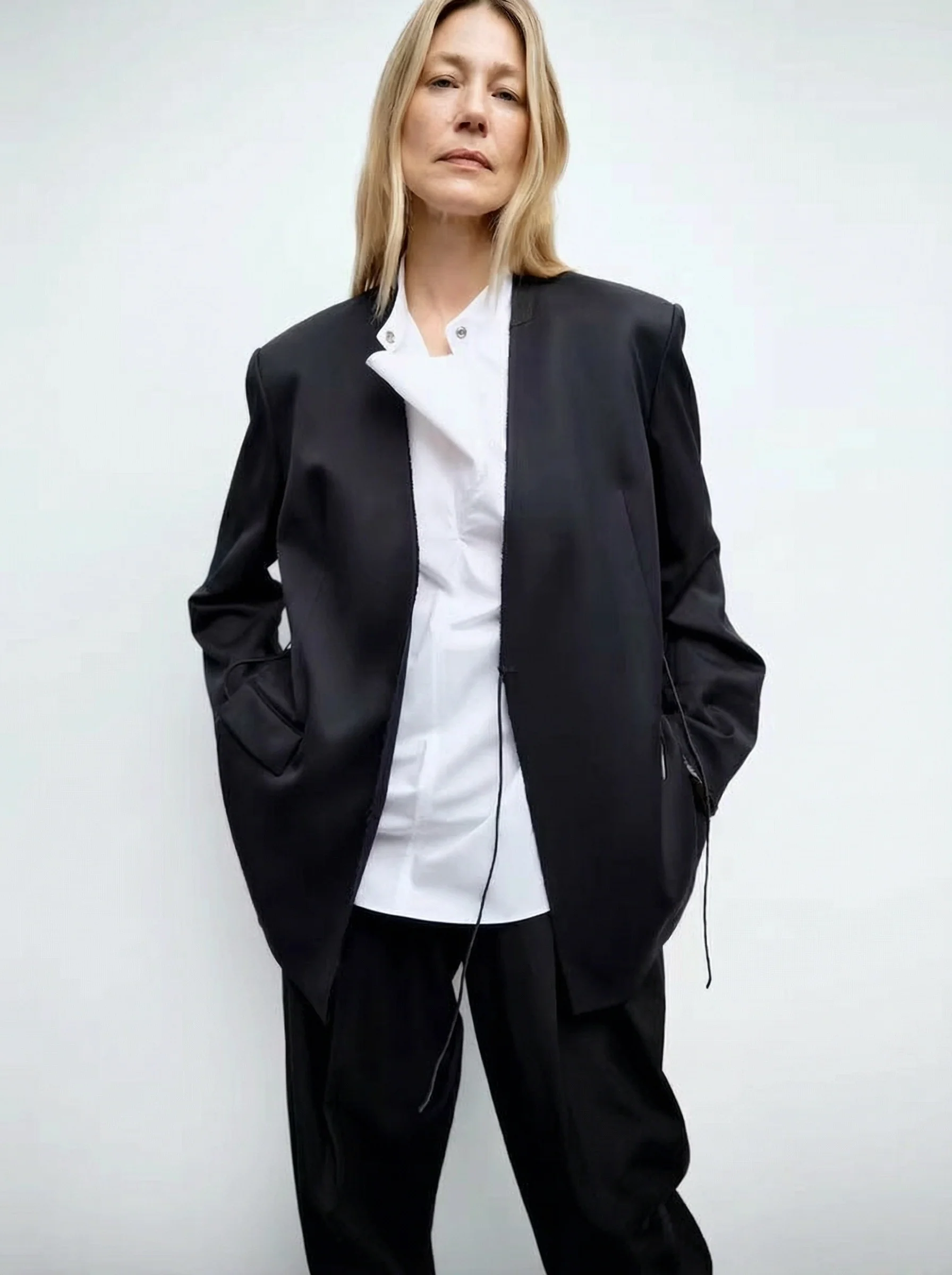 Collarless Tie Blazer