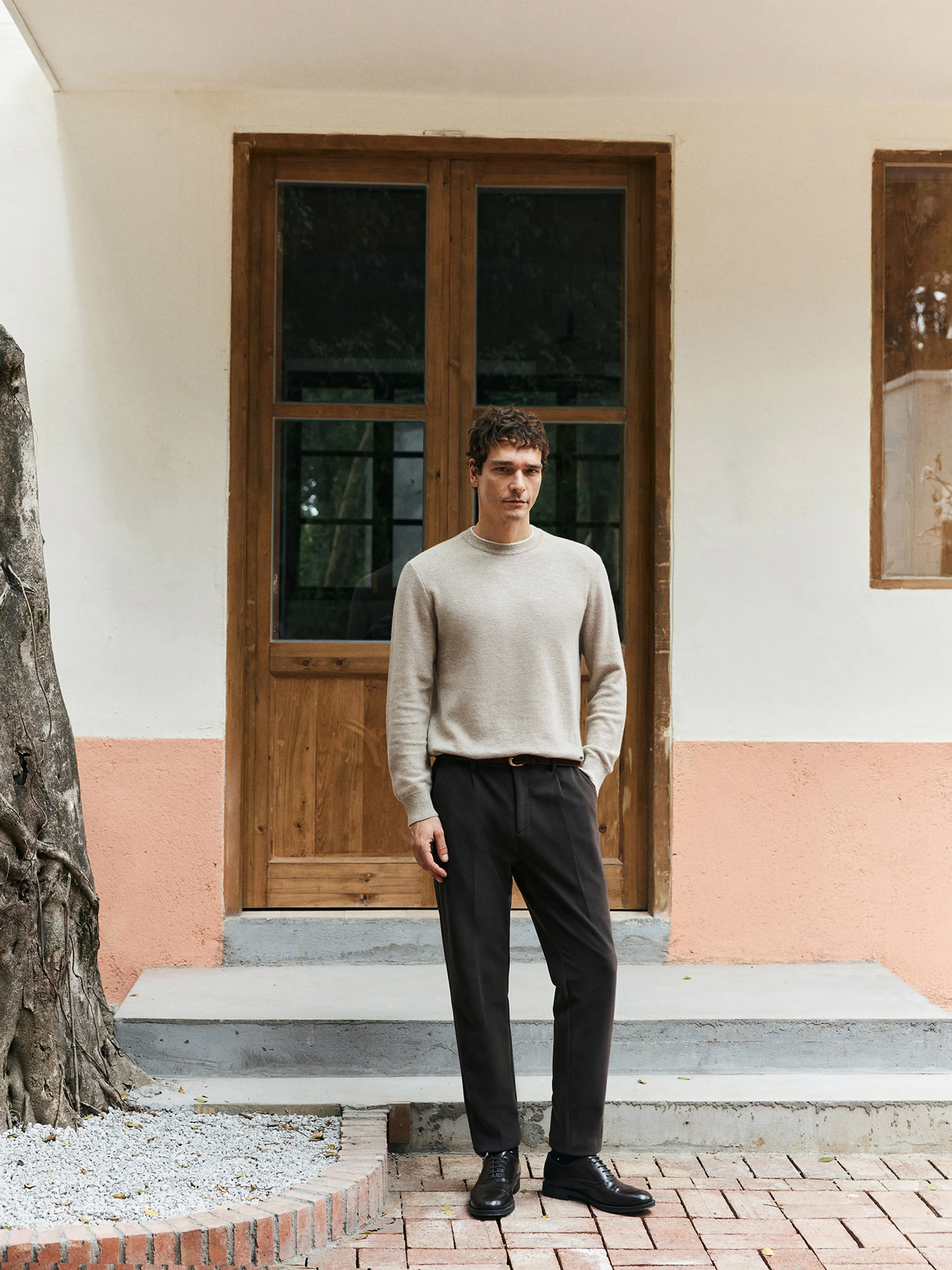 Contrast Collar Cashmere Crewneck - Image 6