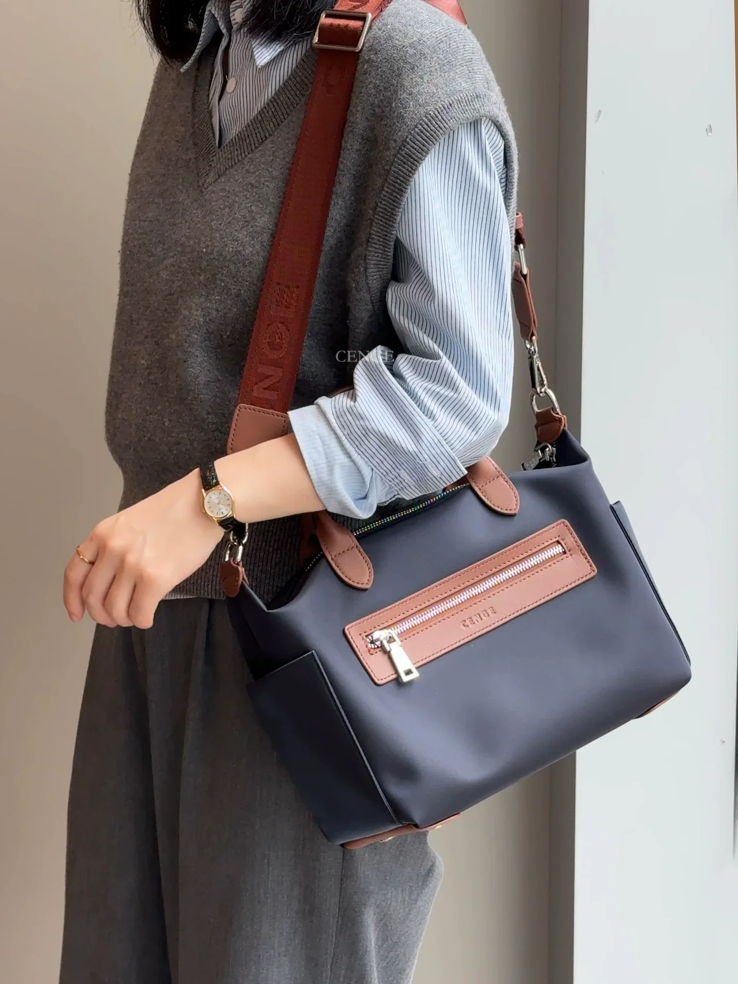 Contrast Nylon Tote - Image 14