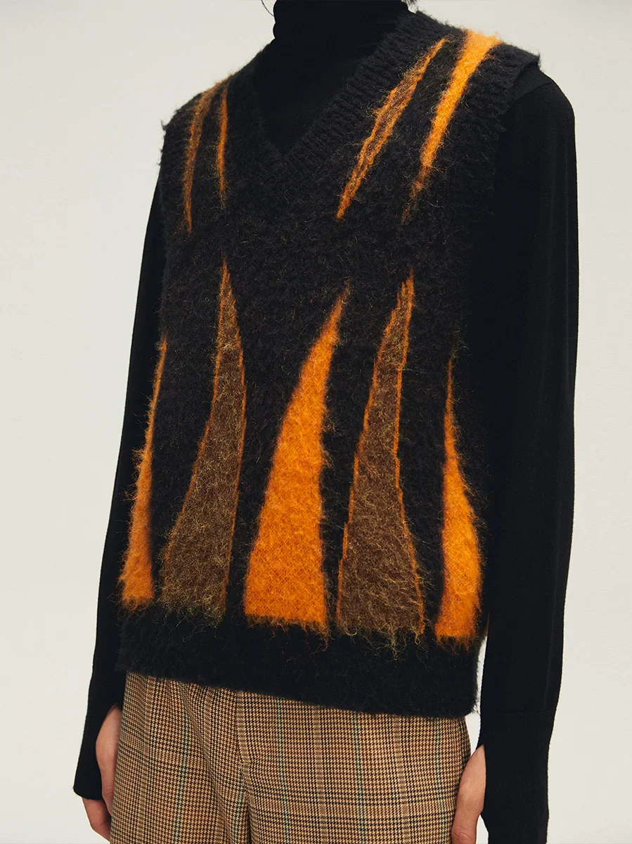Contrast Pattern Mohair Vest - Image 2