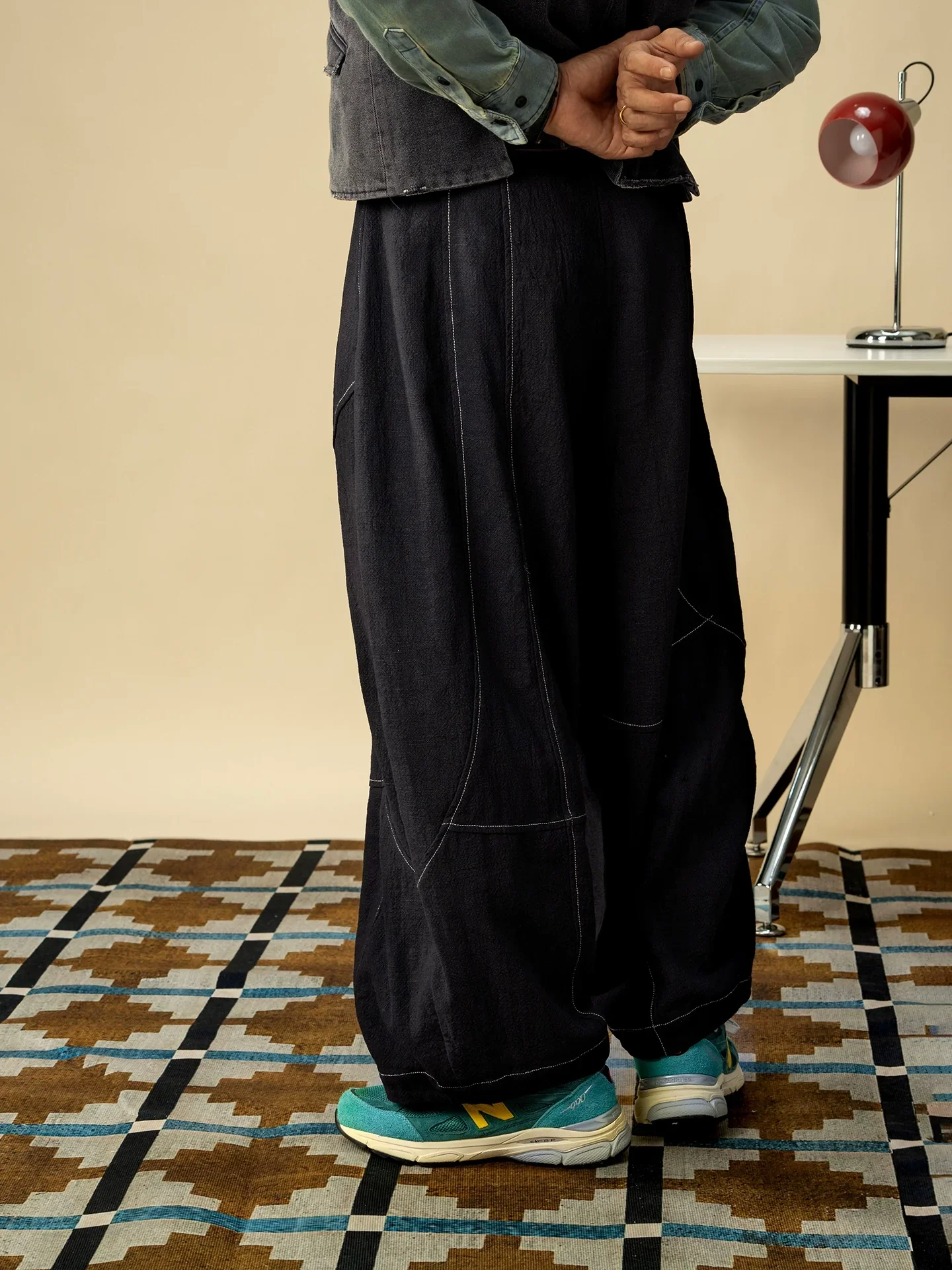 Contrast-Stitch Cotton-Linen Wide-Leg Trousers - Image 4