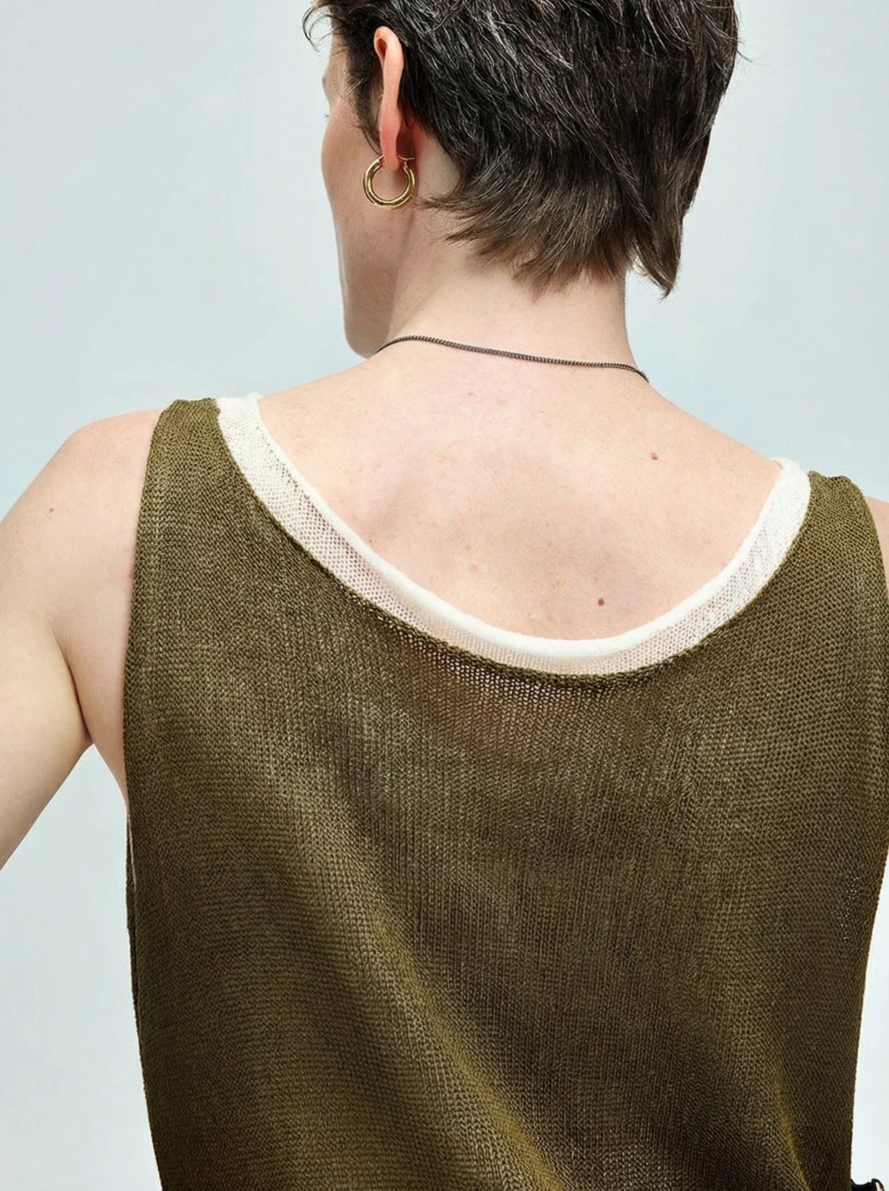 Contrast V-Neck Knit Tank - Image 5
