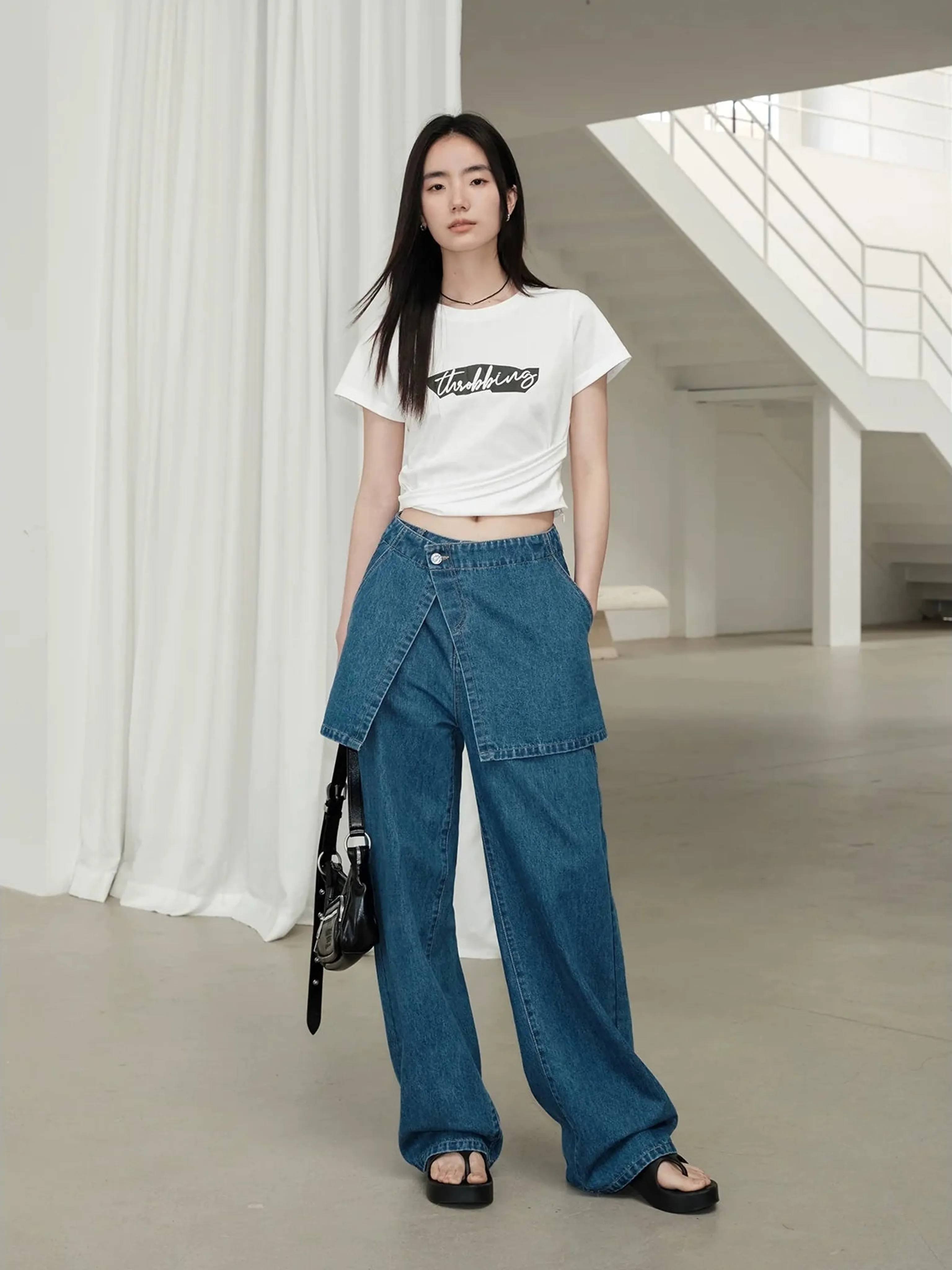 Contrasting Color Print T-Shirt - Image 2