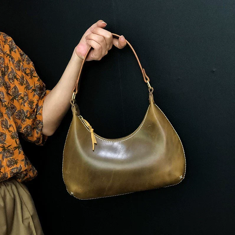 Crescent Leather Shoulder Bag - Image 6