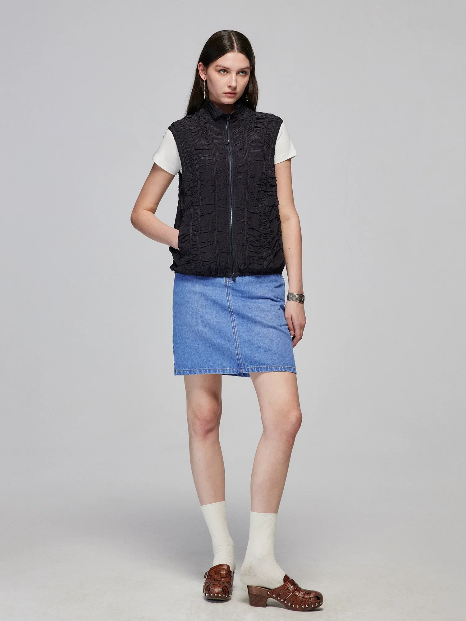 Crinkled Stand-Collar Zip Vest - Image 2