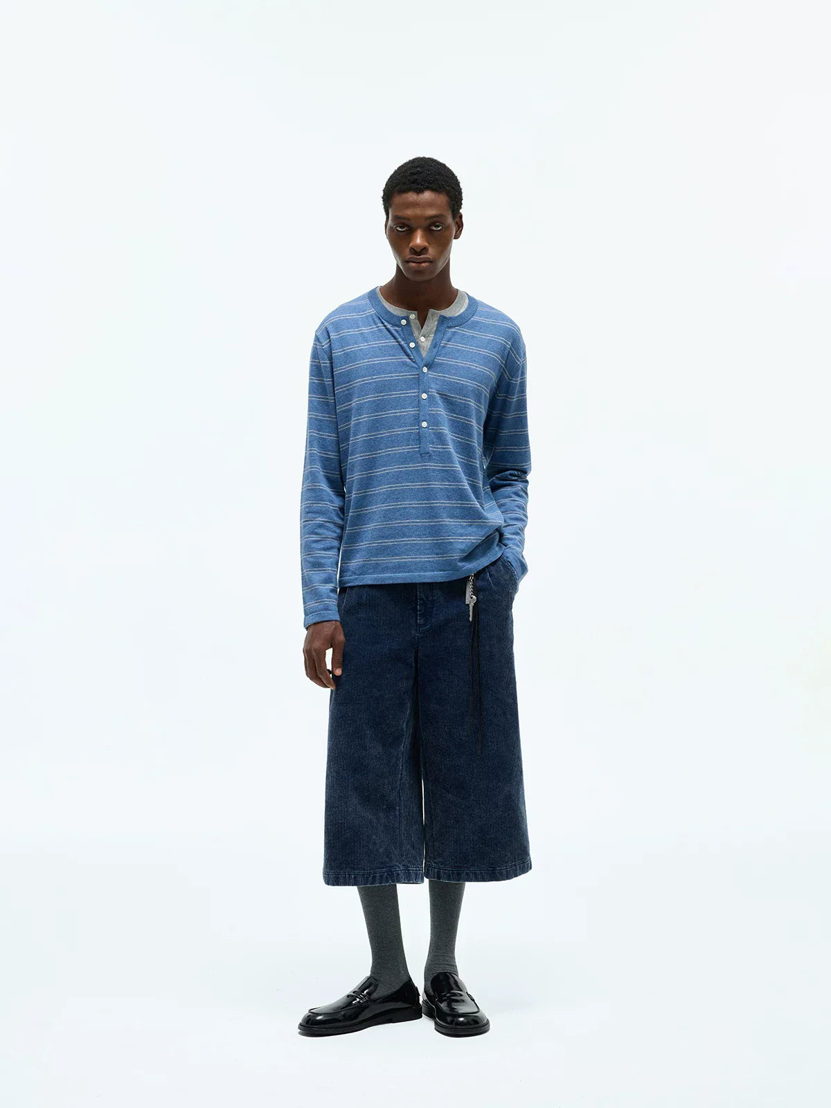 Cropped Double-Pleat Corduroy Shorts - Image 3