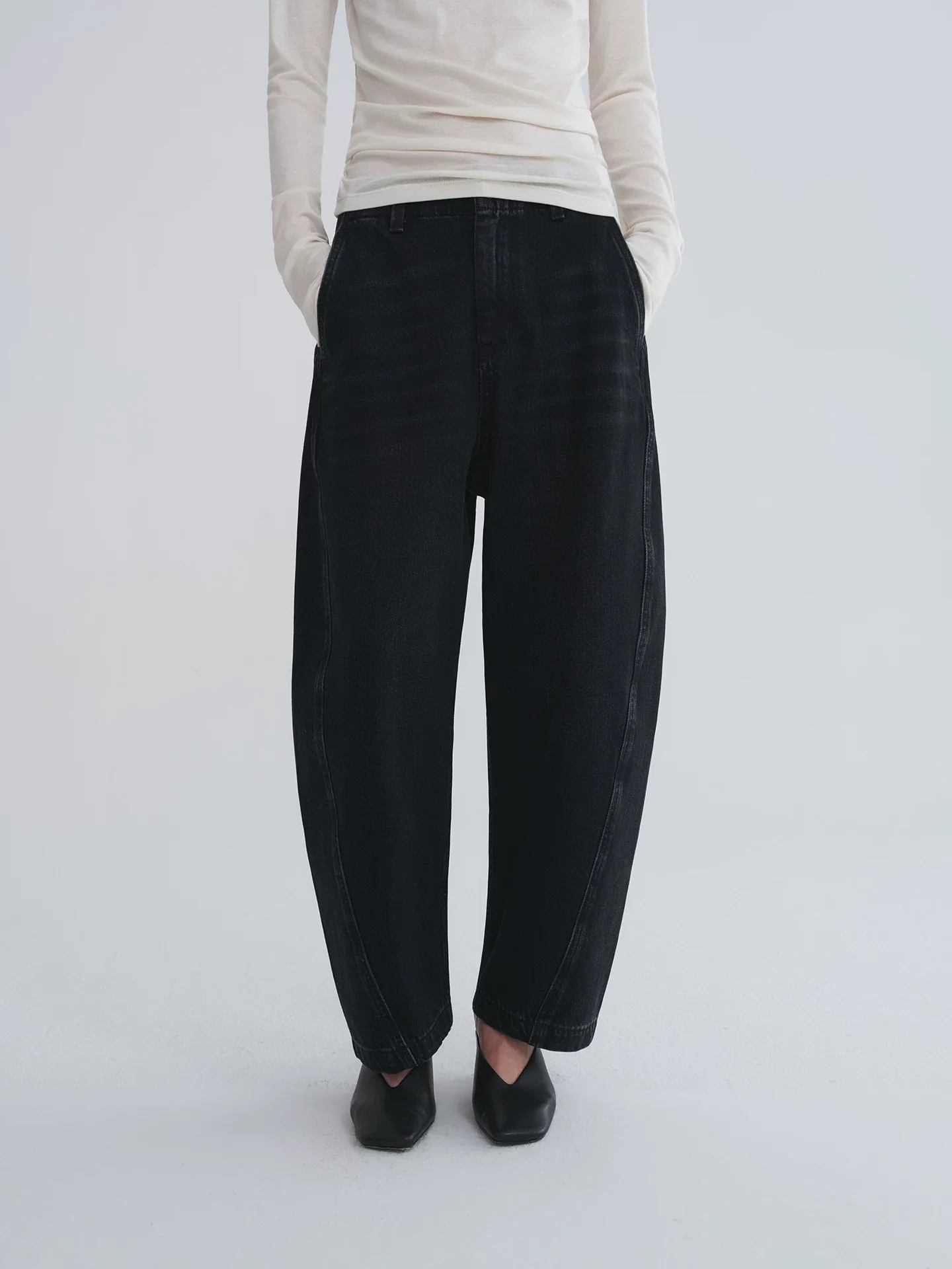 Curved Seam Jeans