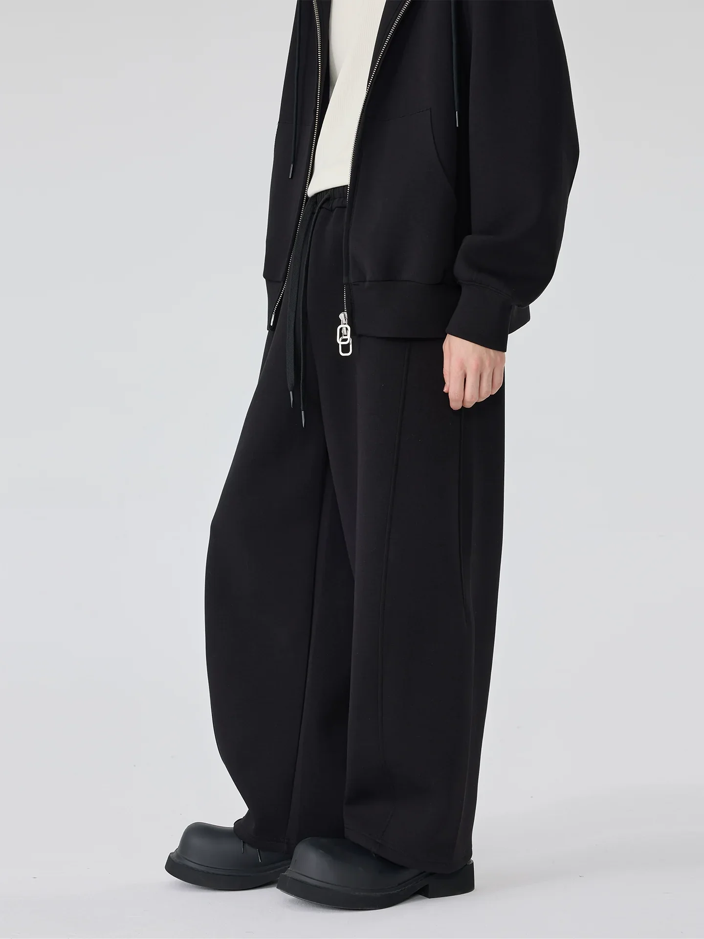 Curved Seam Wide-Leg Sweatpants - Image 2