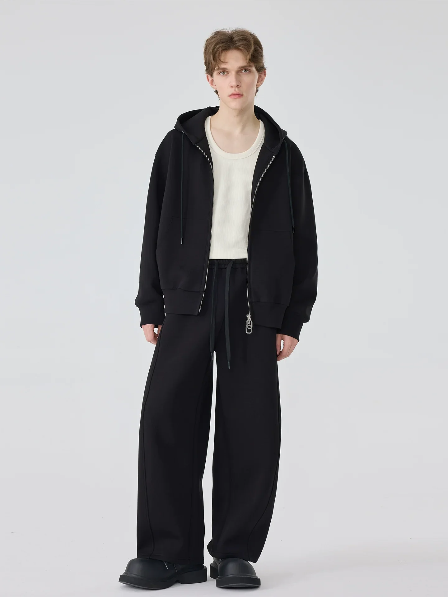 Curved Seam Wide-Leg Sweatpants - Image 4