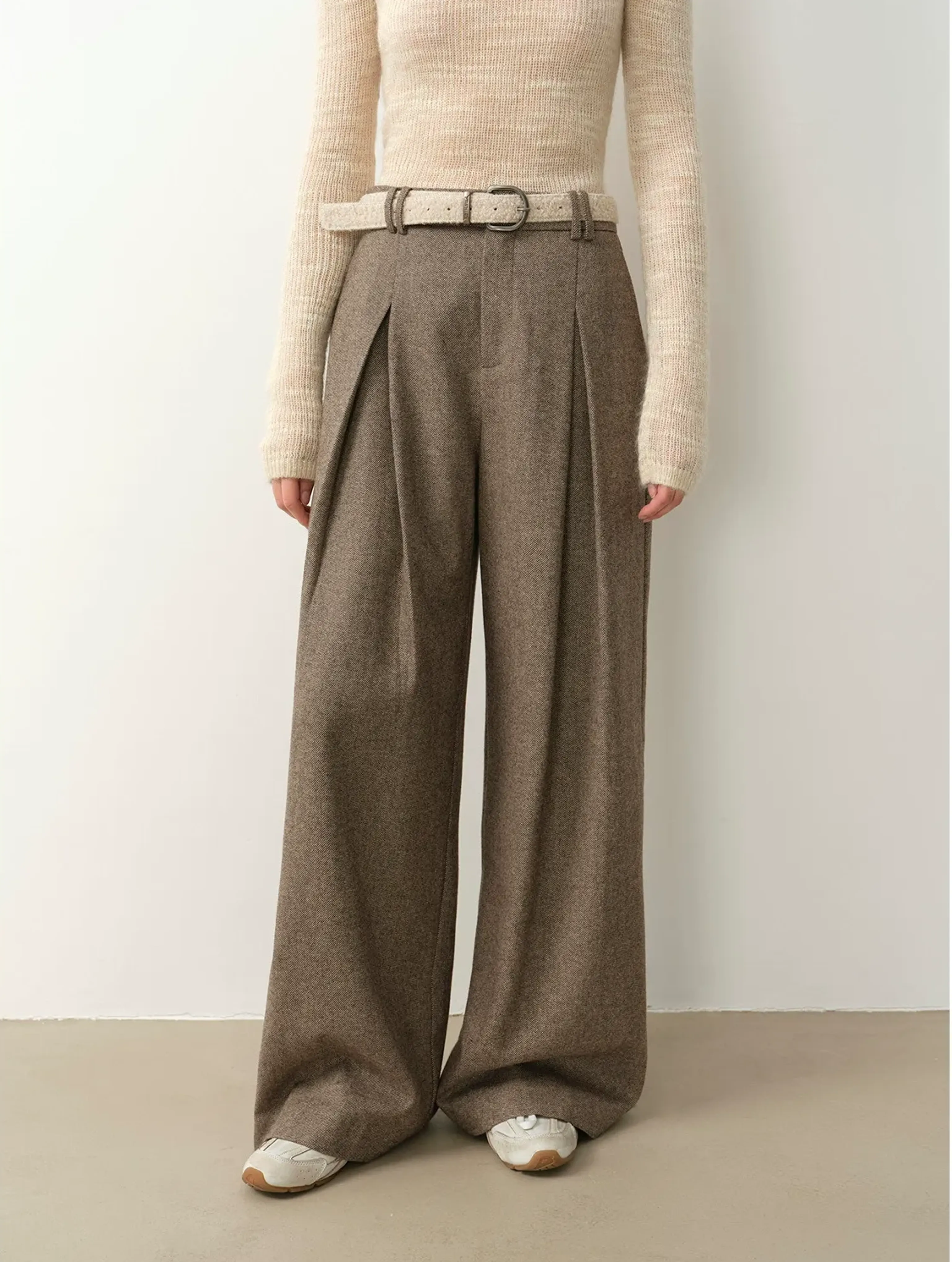 Double-Pleated Wide-Leg Wool Trousers - Image 6