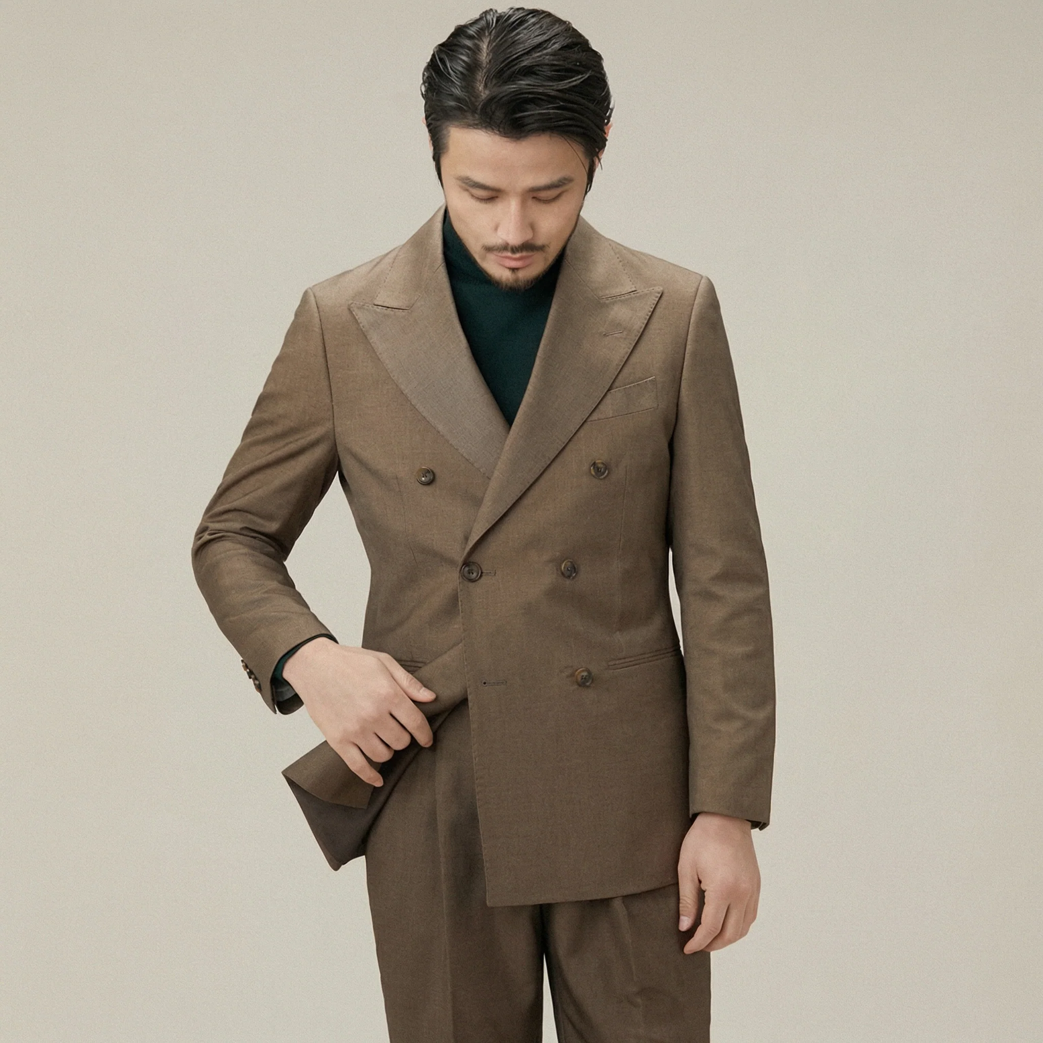 Earth-Tone Double-Breasted Peak Lapel Suit - Image 4