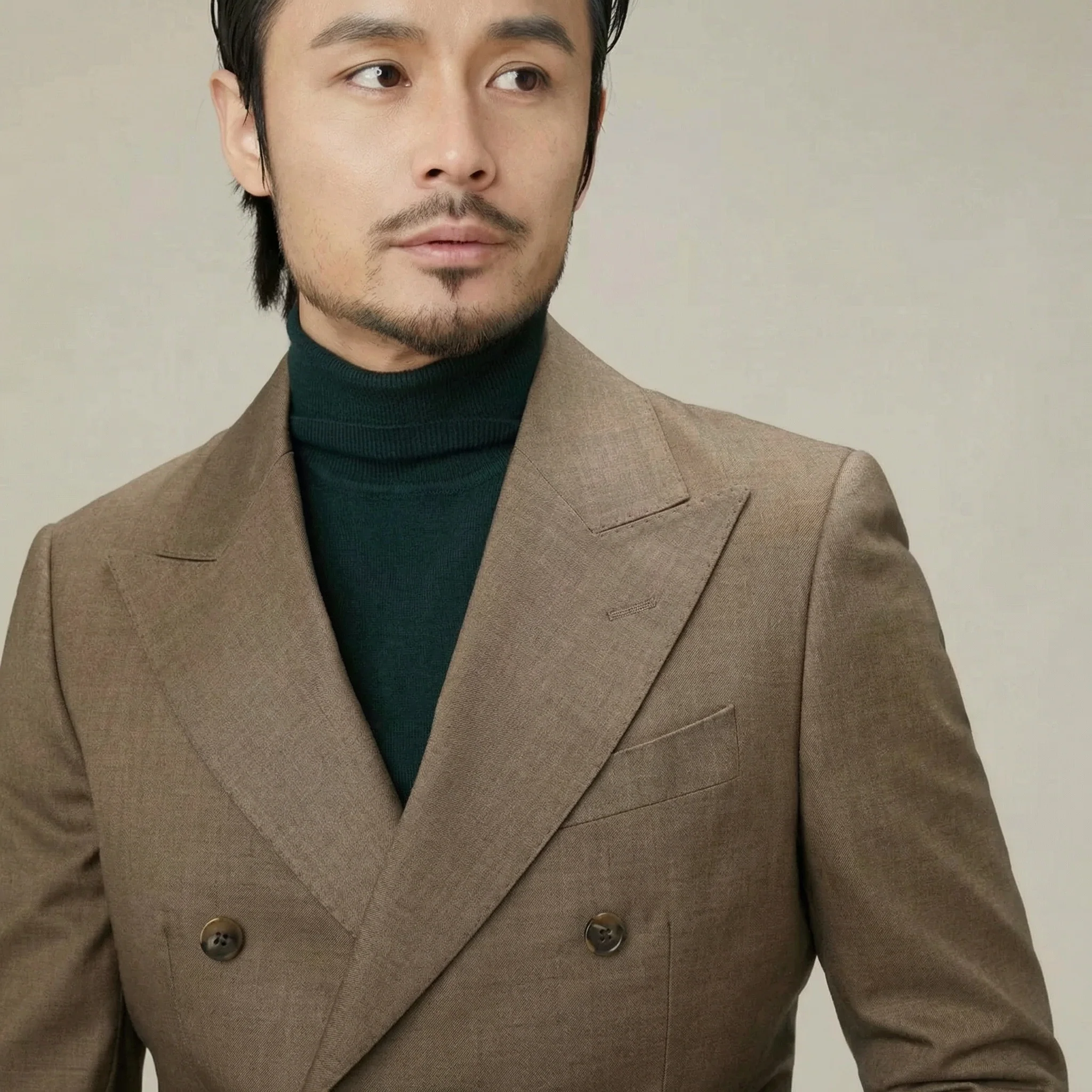Earth-Tone Double-Breasted Peak Lapel Suit - Image 9