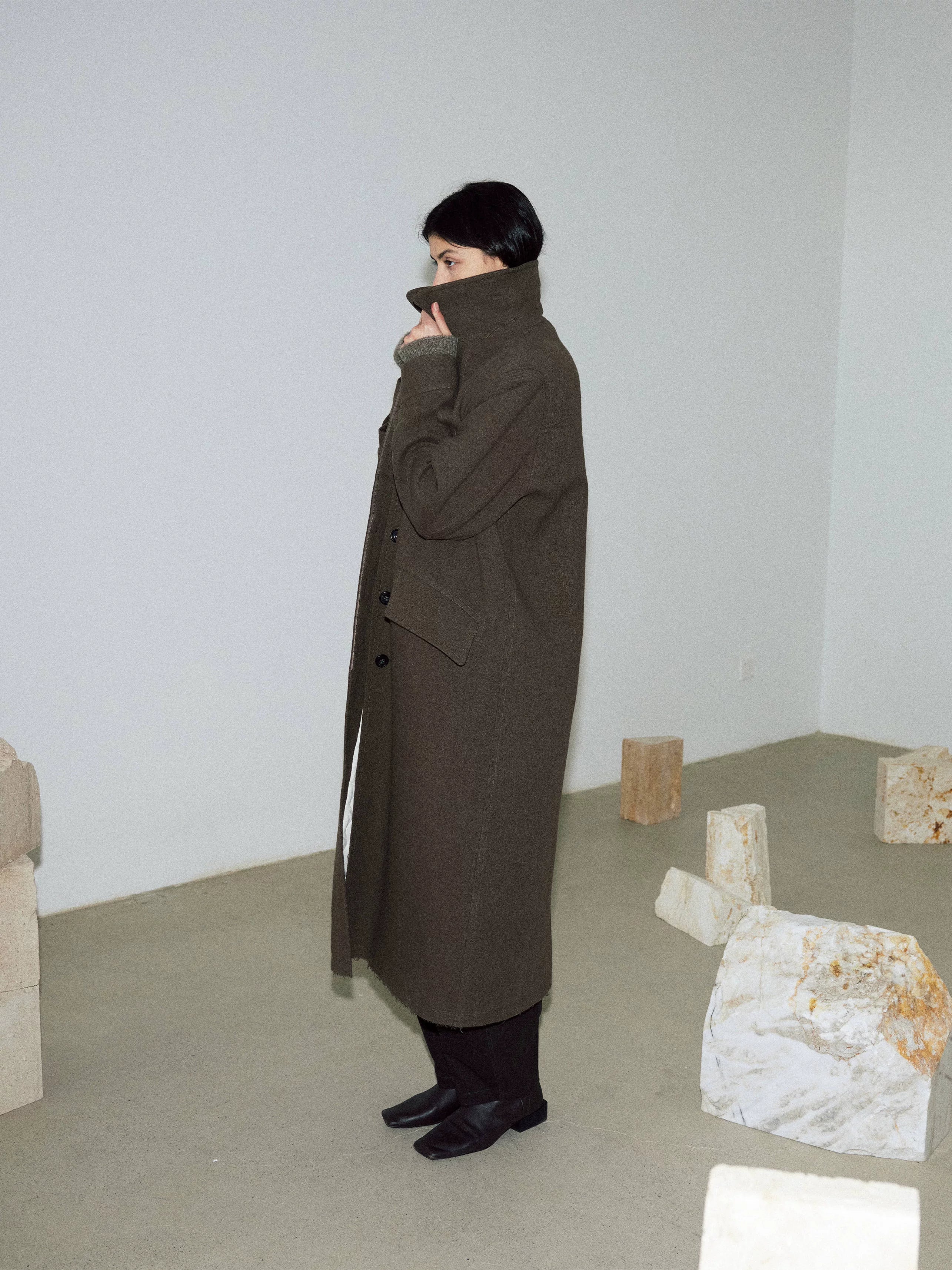 Earth-Tone Wool-Linen Quilted Overcoat - Image 5