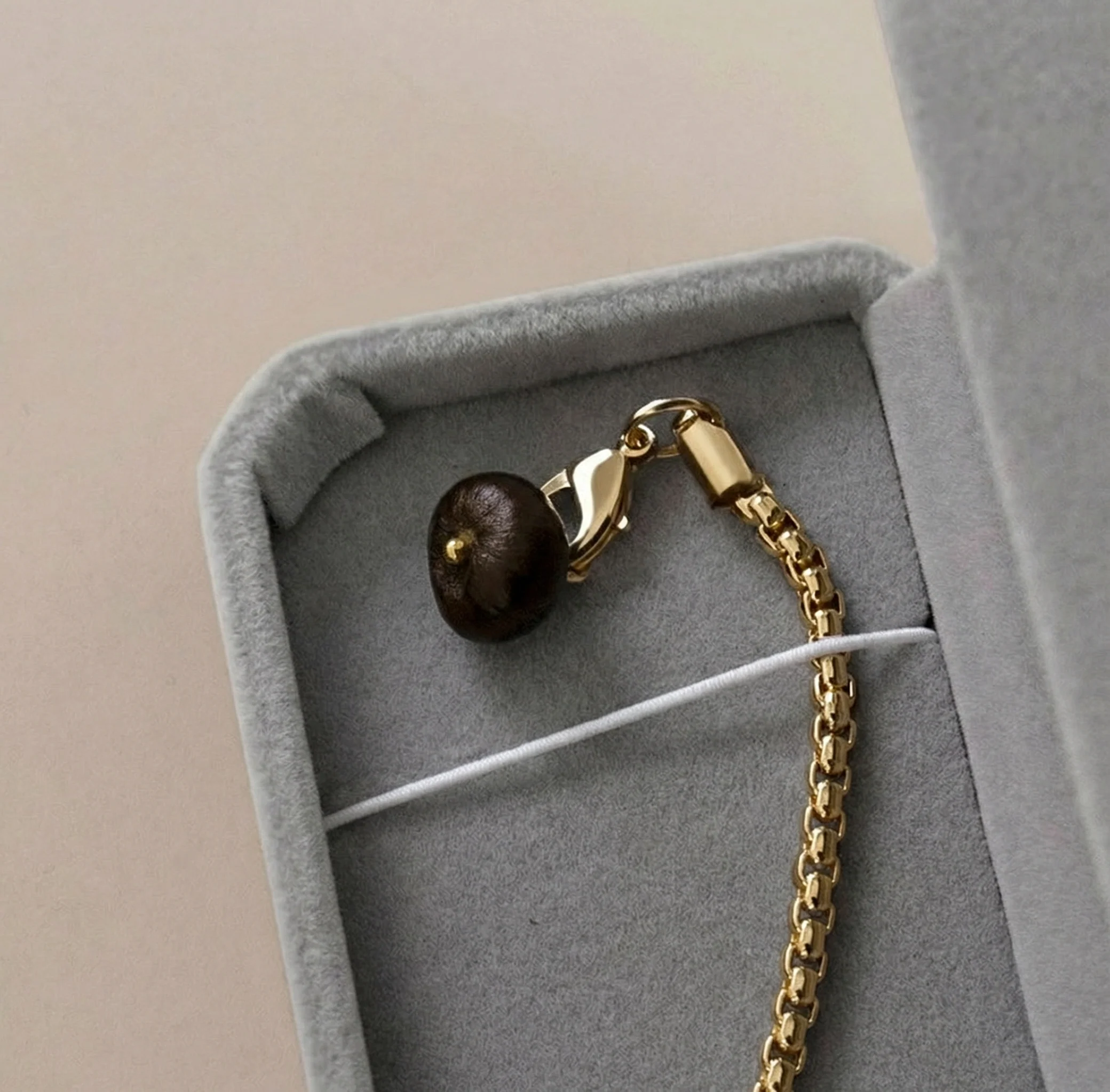 Elegant Brooch Chain - Image 18