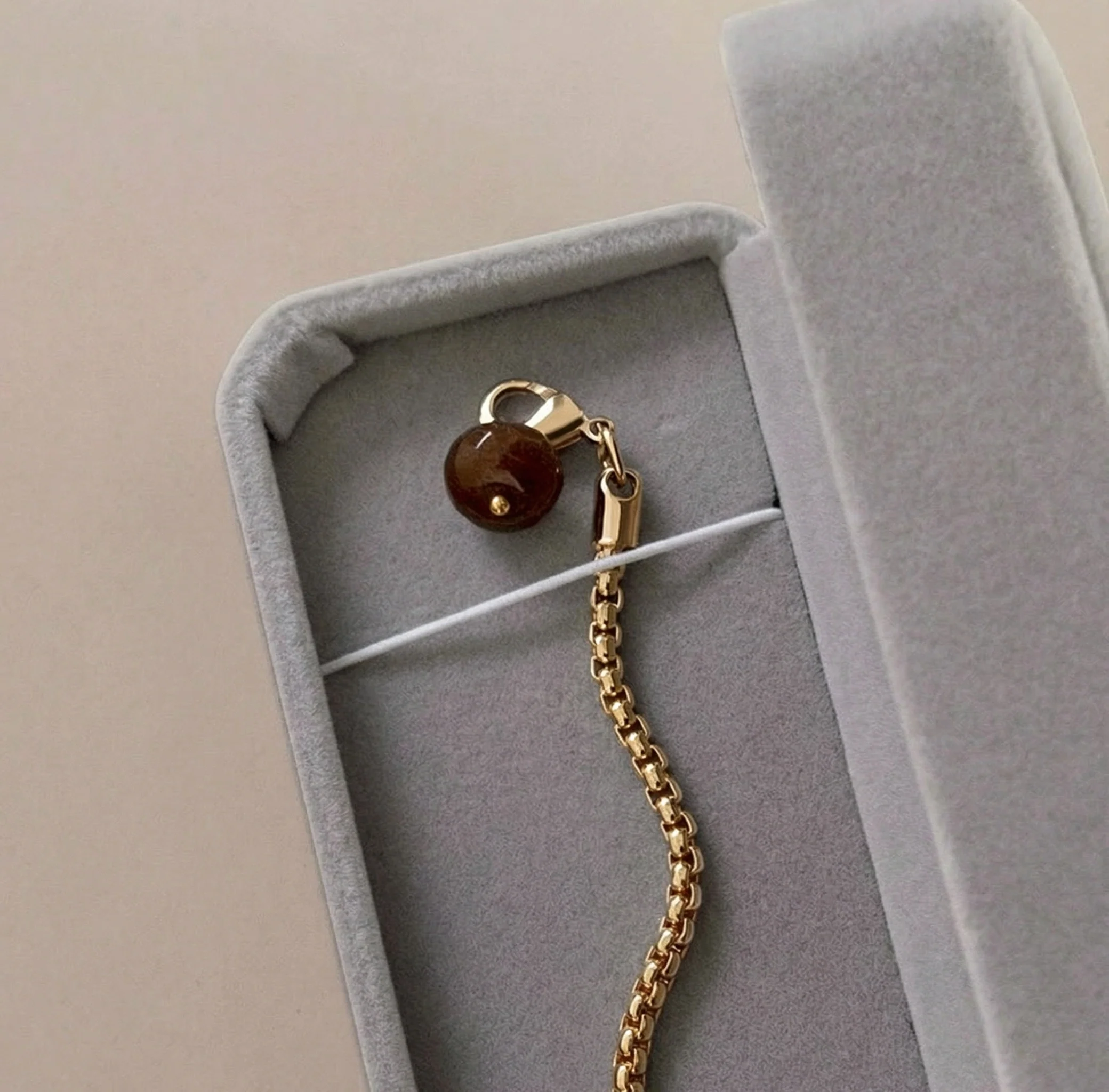 Elegant Brooch Chain - Image 21