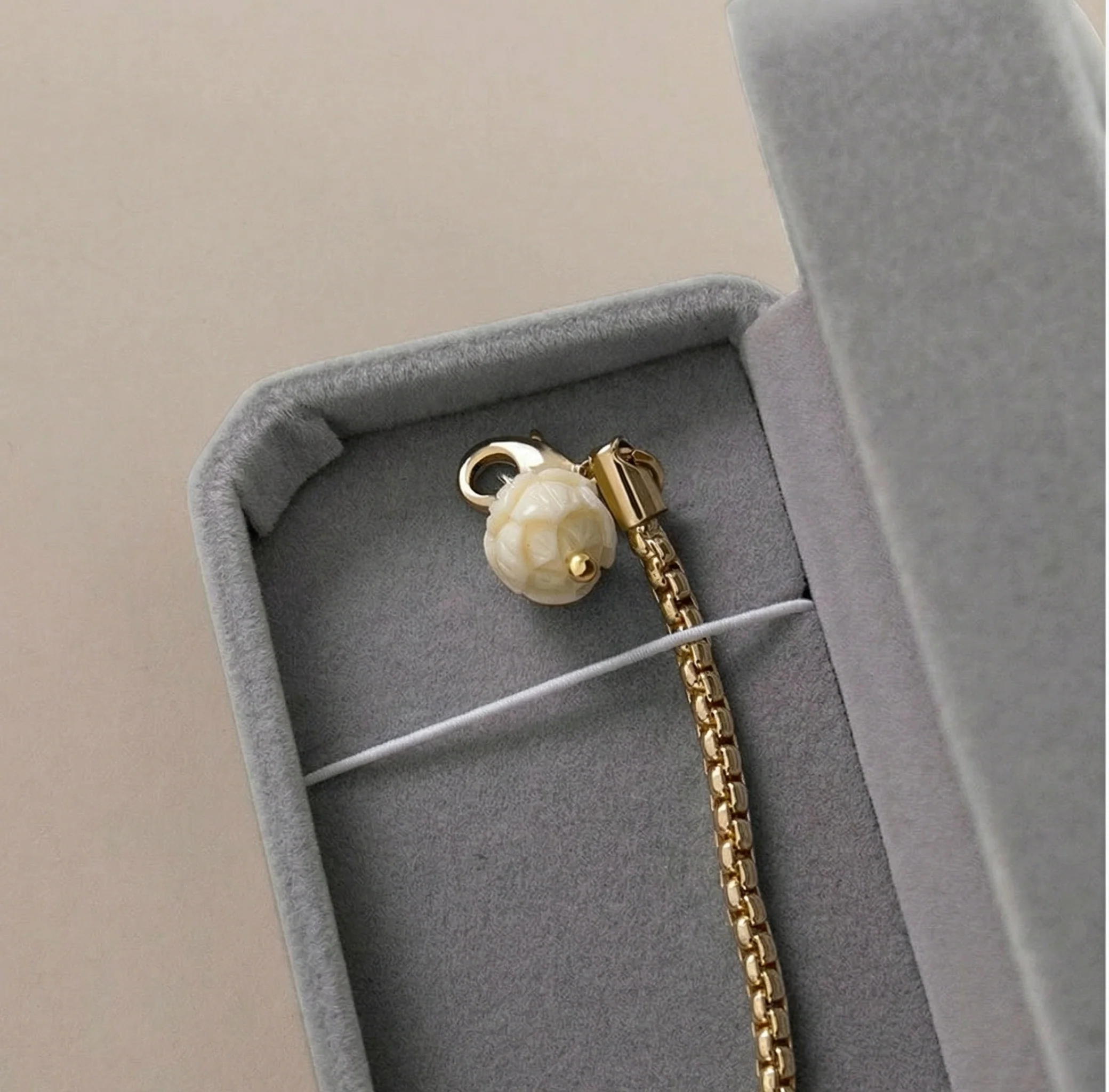Elegant Brooch Chain - Image 23