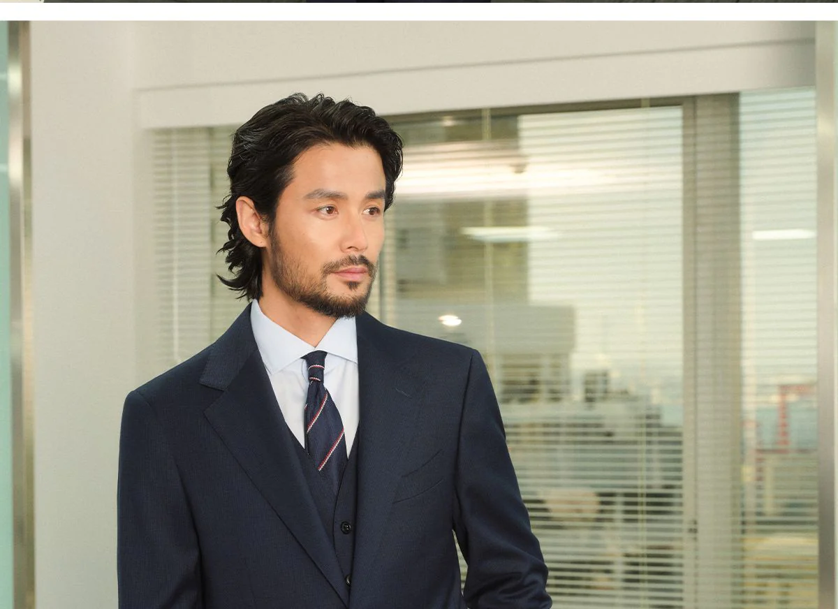 Elegant Navy Suit - Image 4