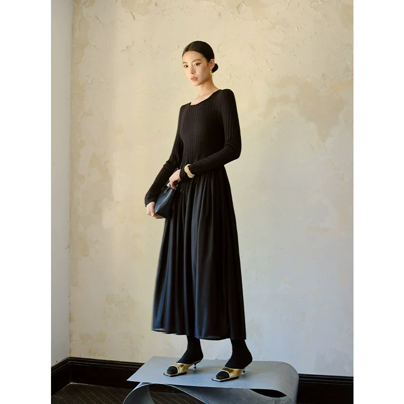 Elegant Ribbed Knit Dress