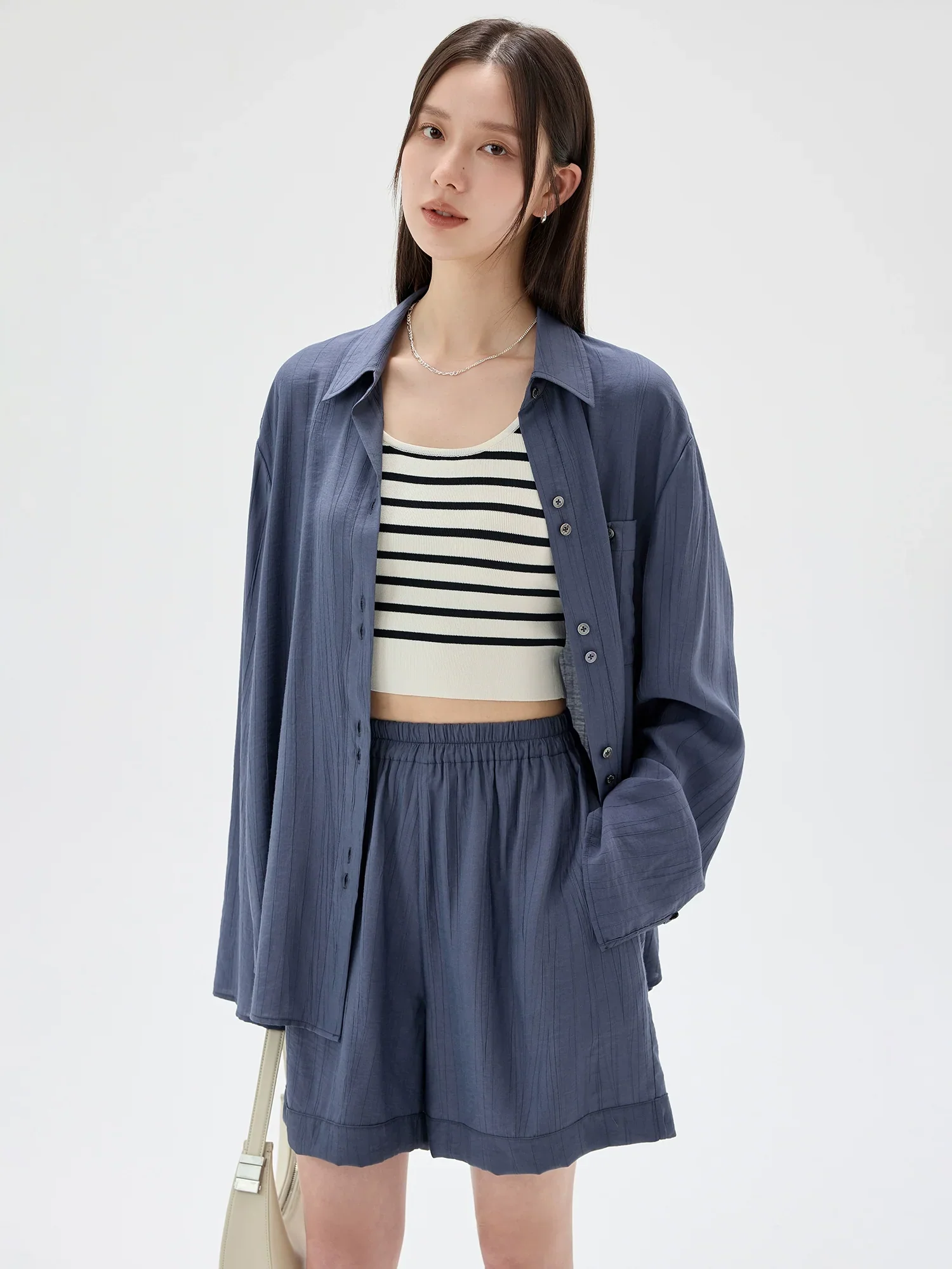 Elegant Textured Shirt and Shorts Set - Image 3