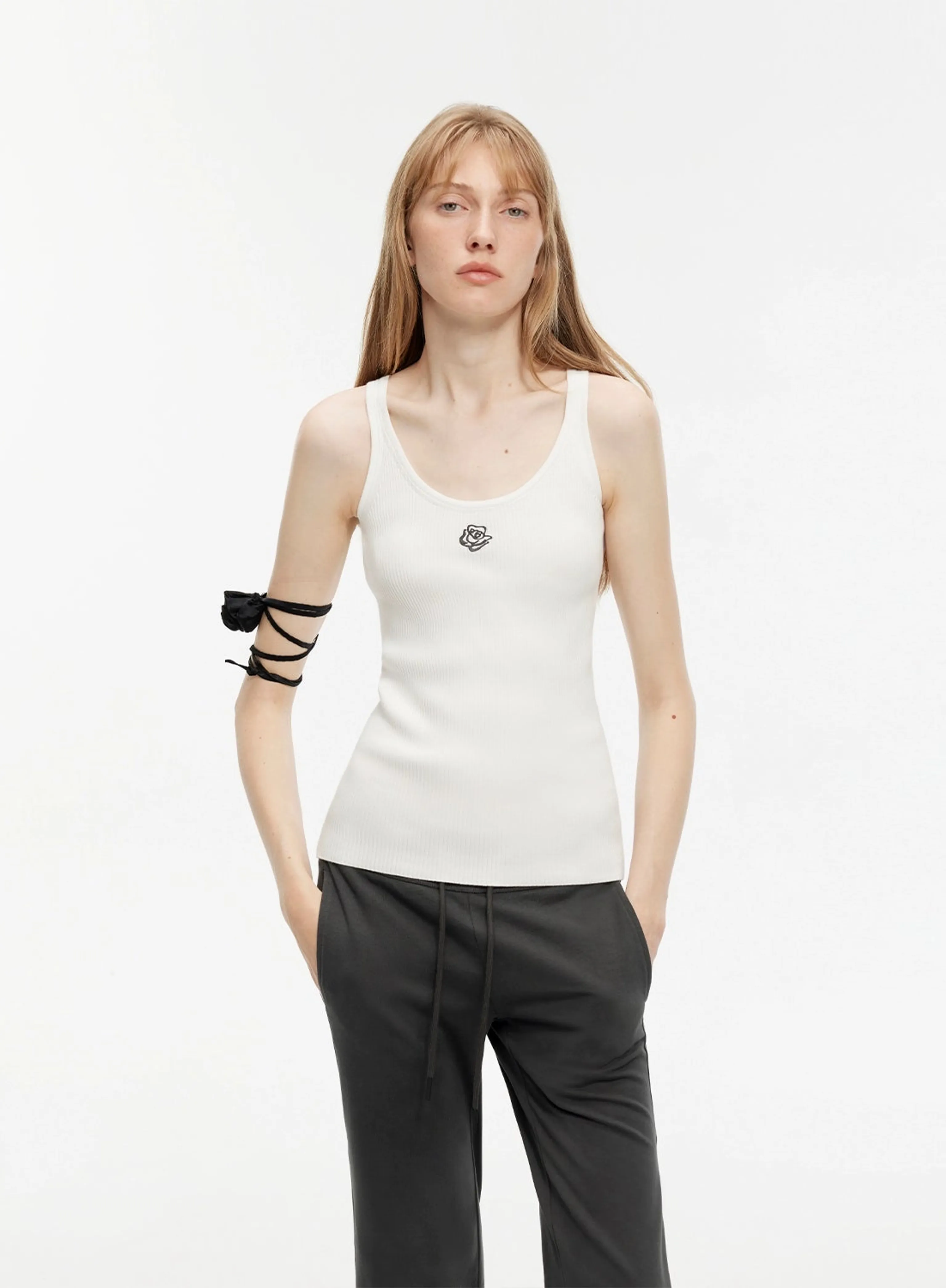 Embroidered Contrast Vest - Image 10