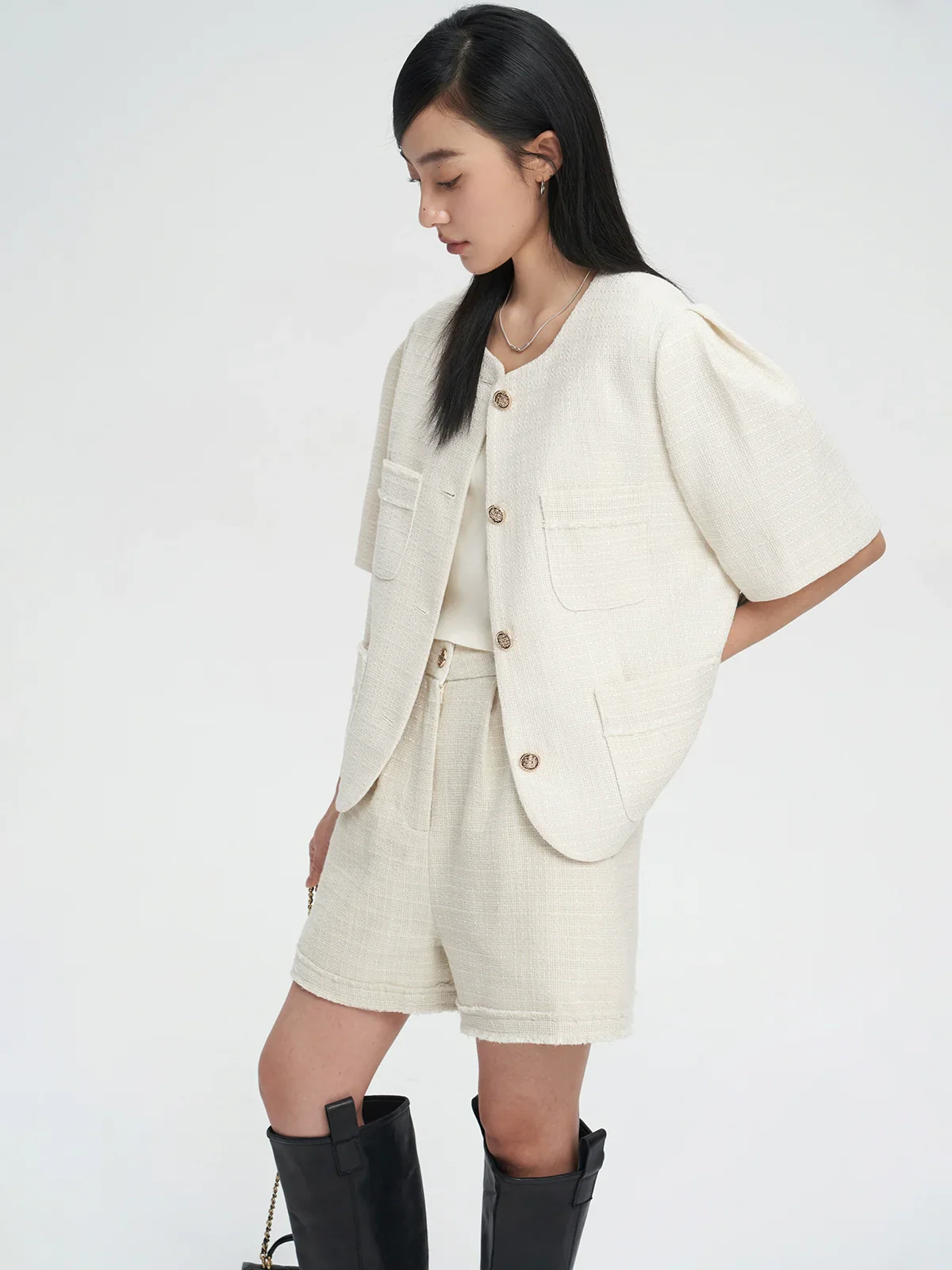 Exquisite Checkered Shorts Set - Image 2
