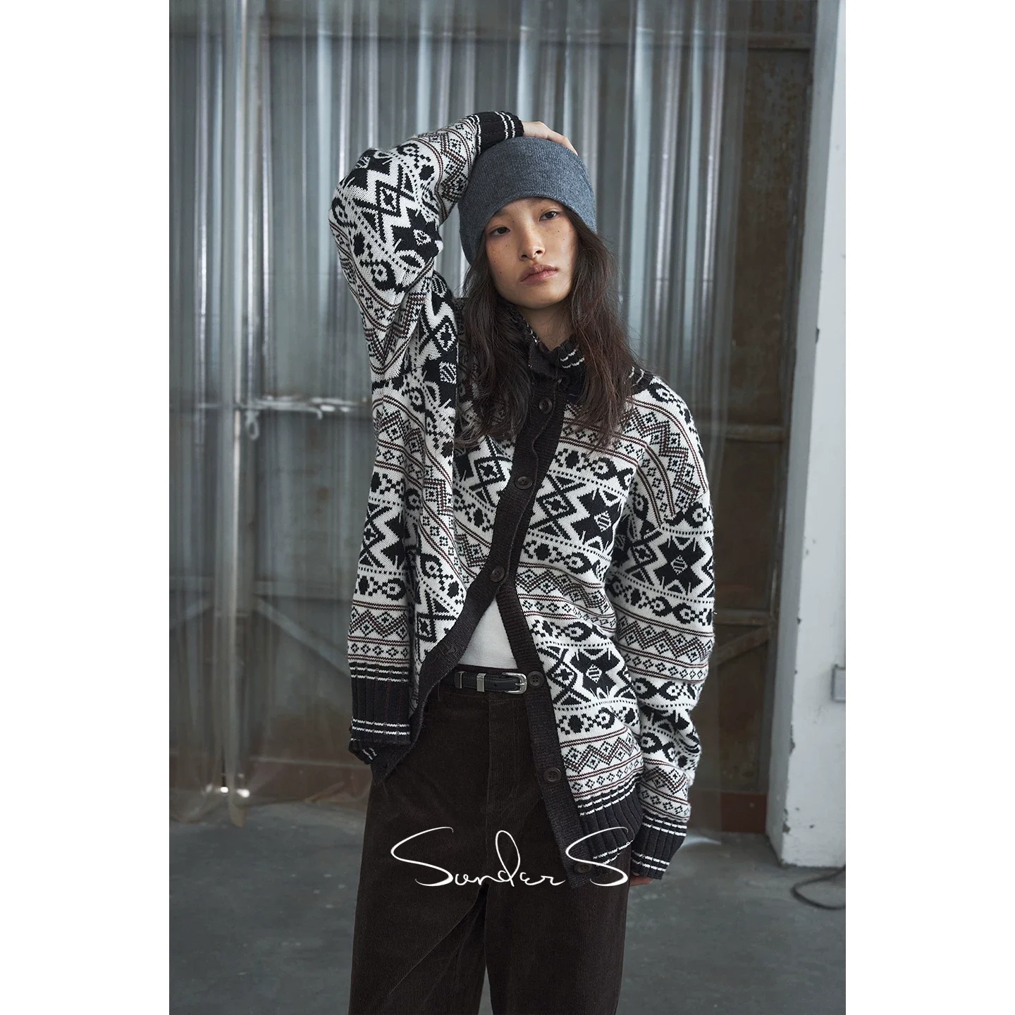 Fair Isle Jacquard Stand-Collar Cardigan - Image 3