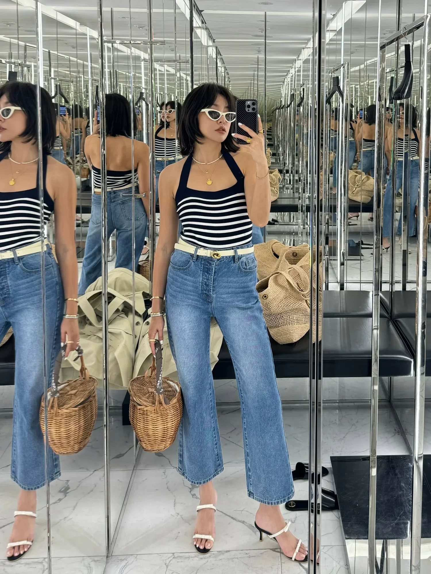 Flared Cropped Jeans - Image 4