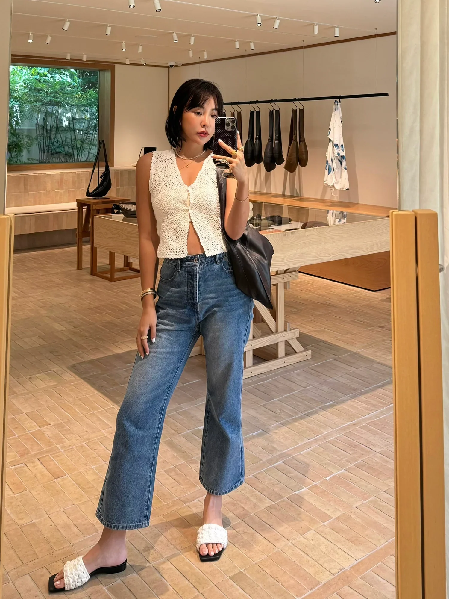 Flared Cropped Jeans - Image 5