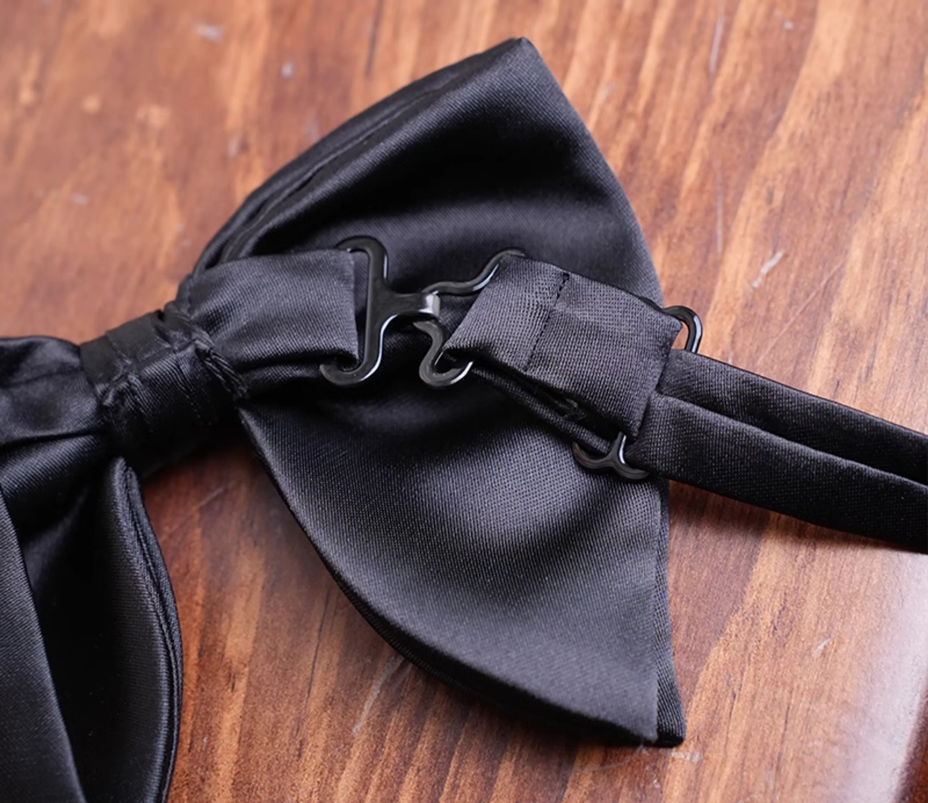 Gentleman's Satin Bow Tie - Image 7