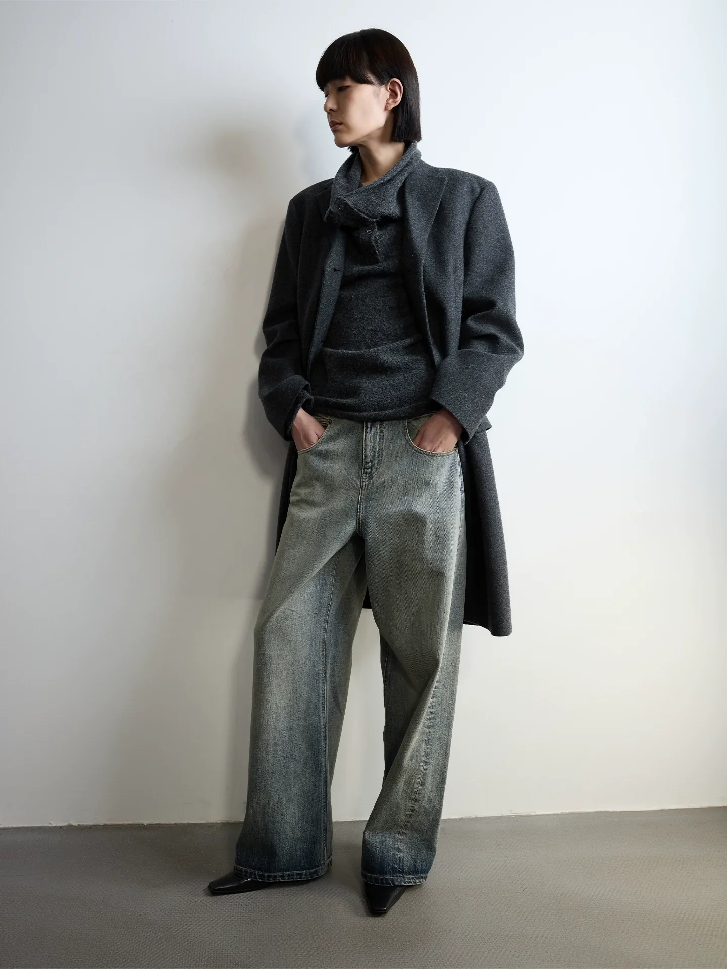 Gradient Hem Wide-Leg Jeans - Image 2