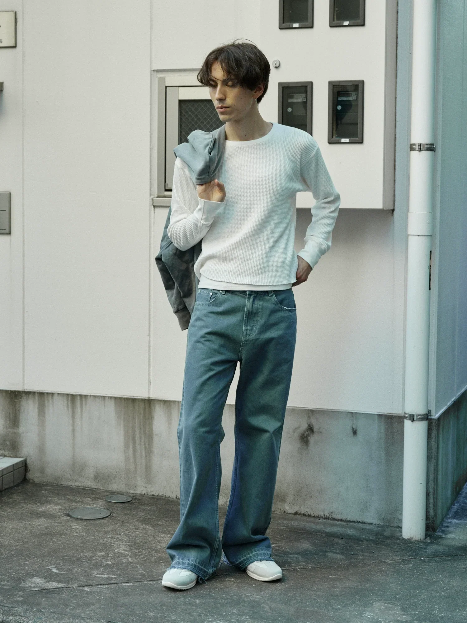 Gray-Blue Wide-Leg Jeans - Image 2