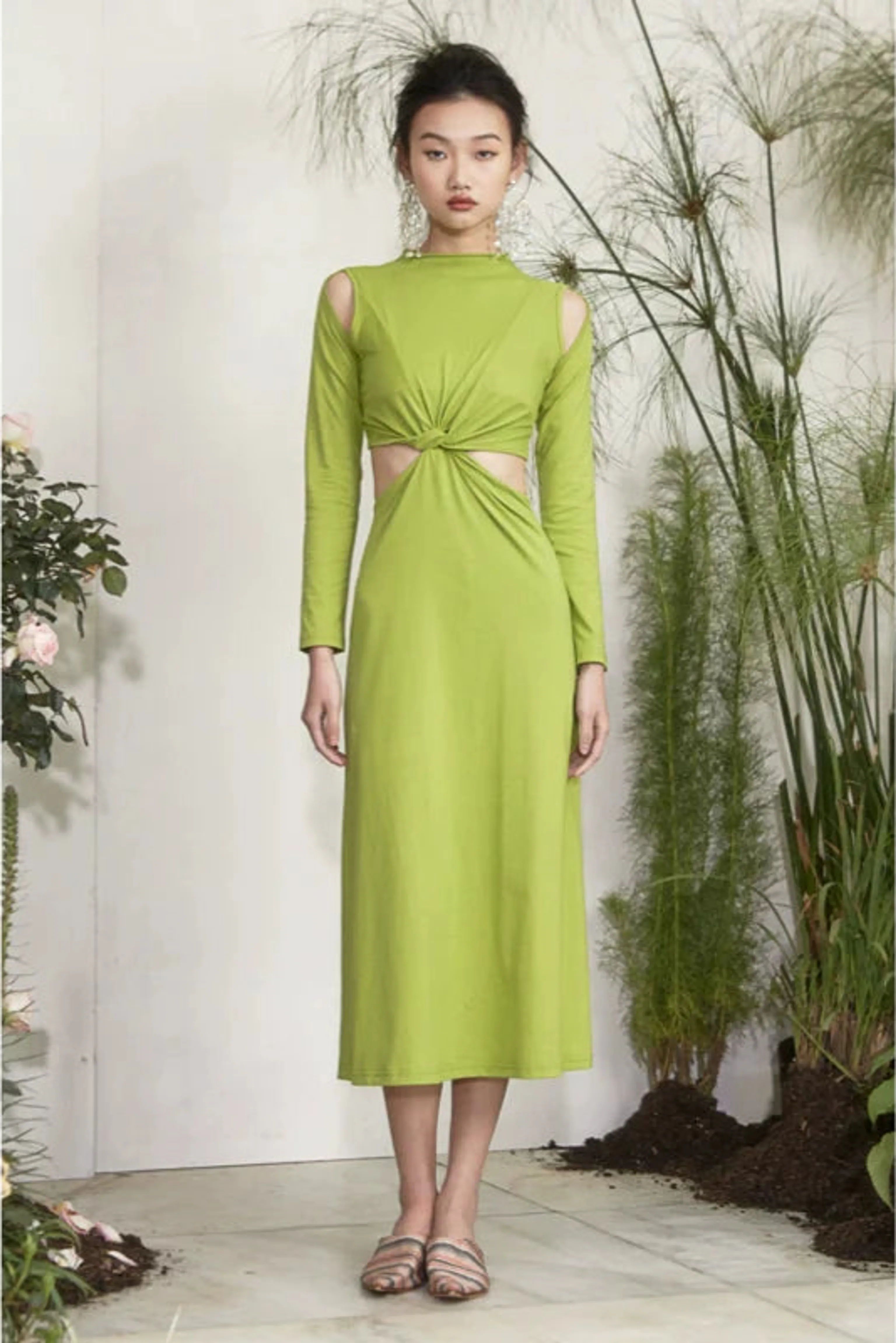 Green Knot Detail Long-Sleeve Dress - Image 5