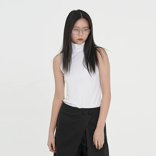 Half-High Collar Sleeveless Vest - Image 4